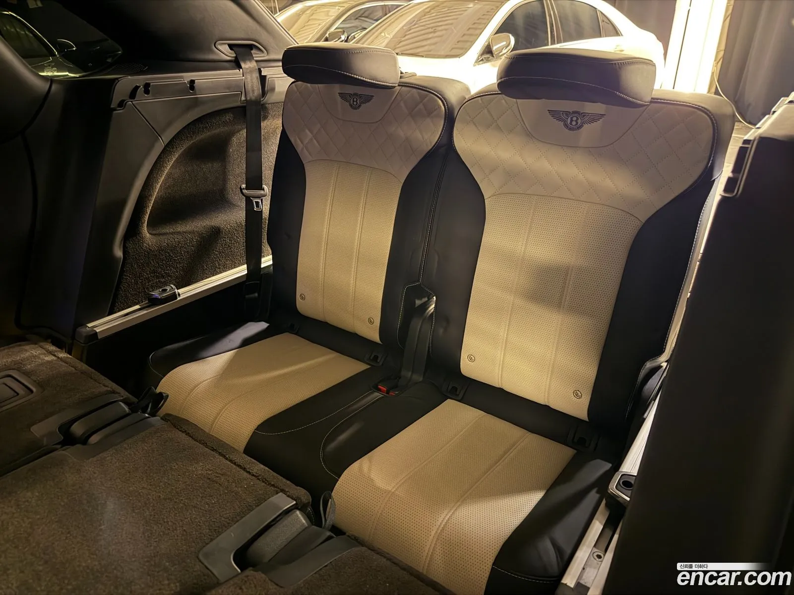Bentley Bentayga 2018 — 19