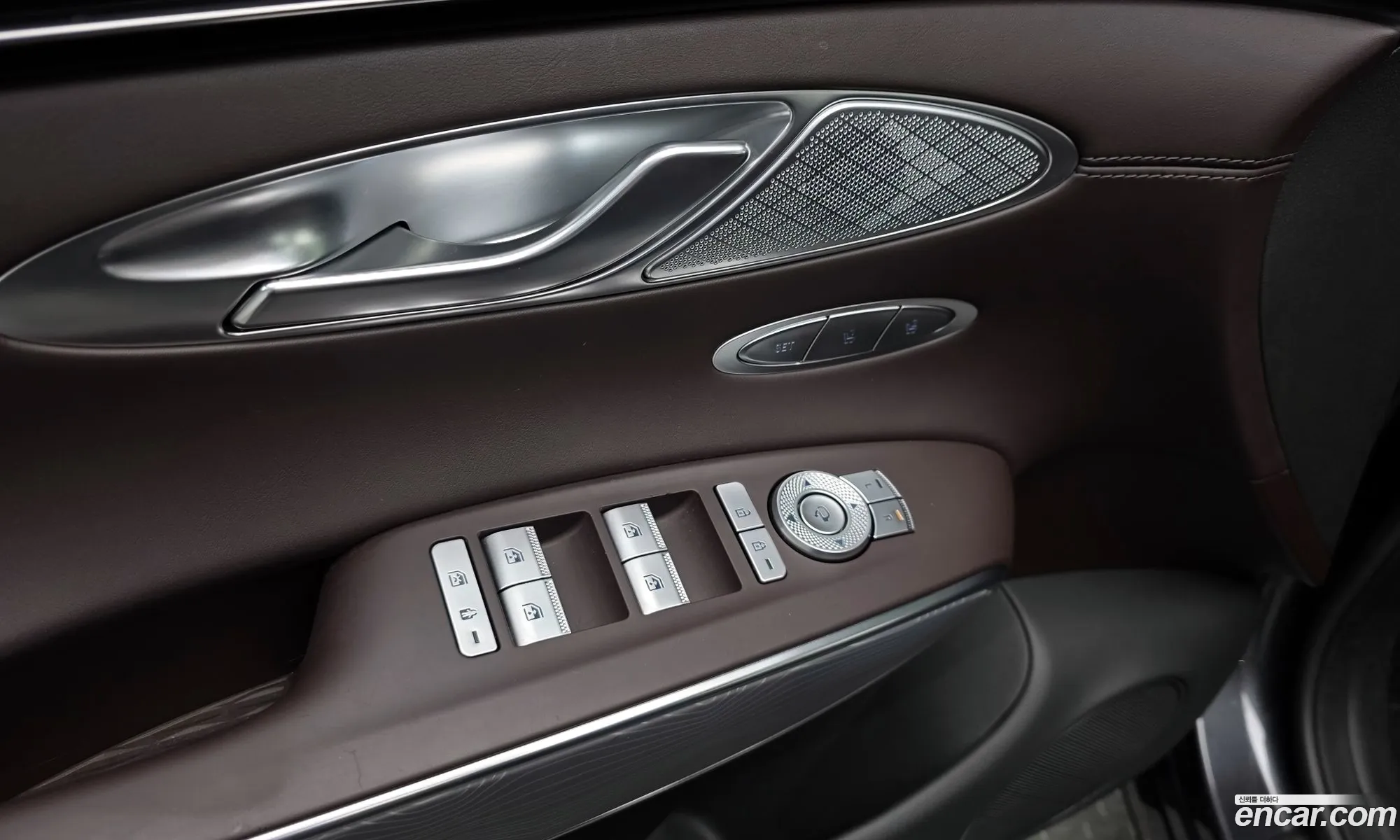 Genesis GV70 2021 — 11