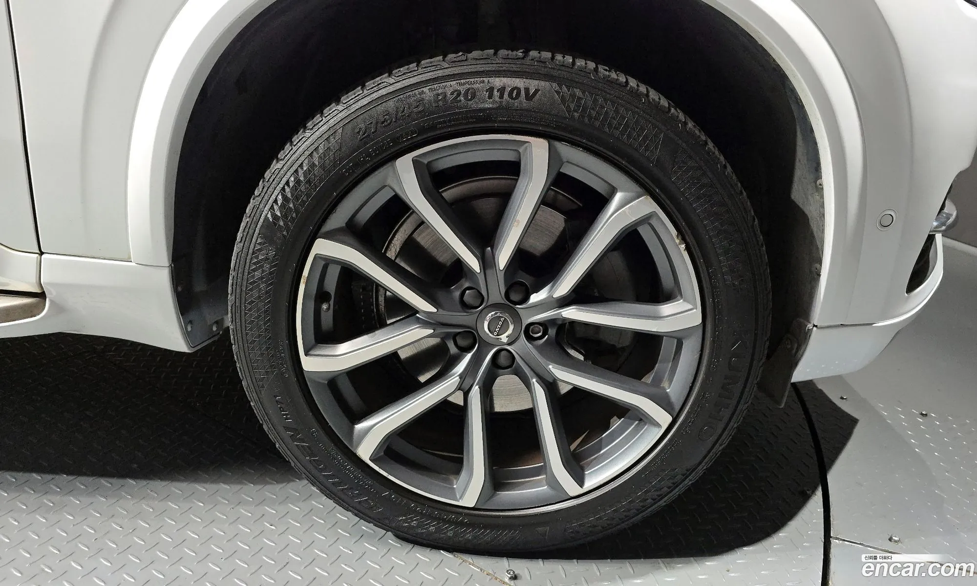 Volvo XC90 2017 YV1LF68BCH1132364 — 20