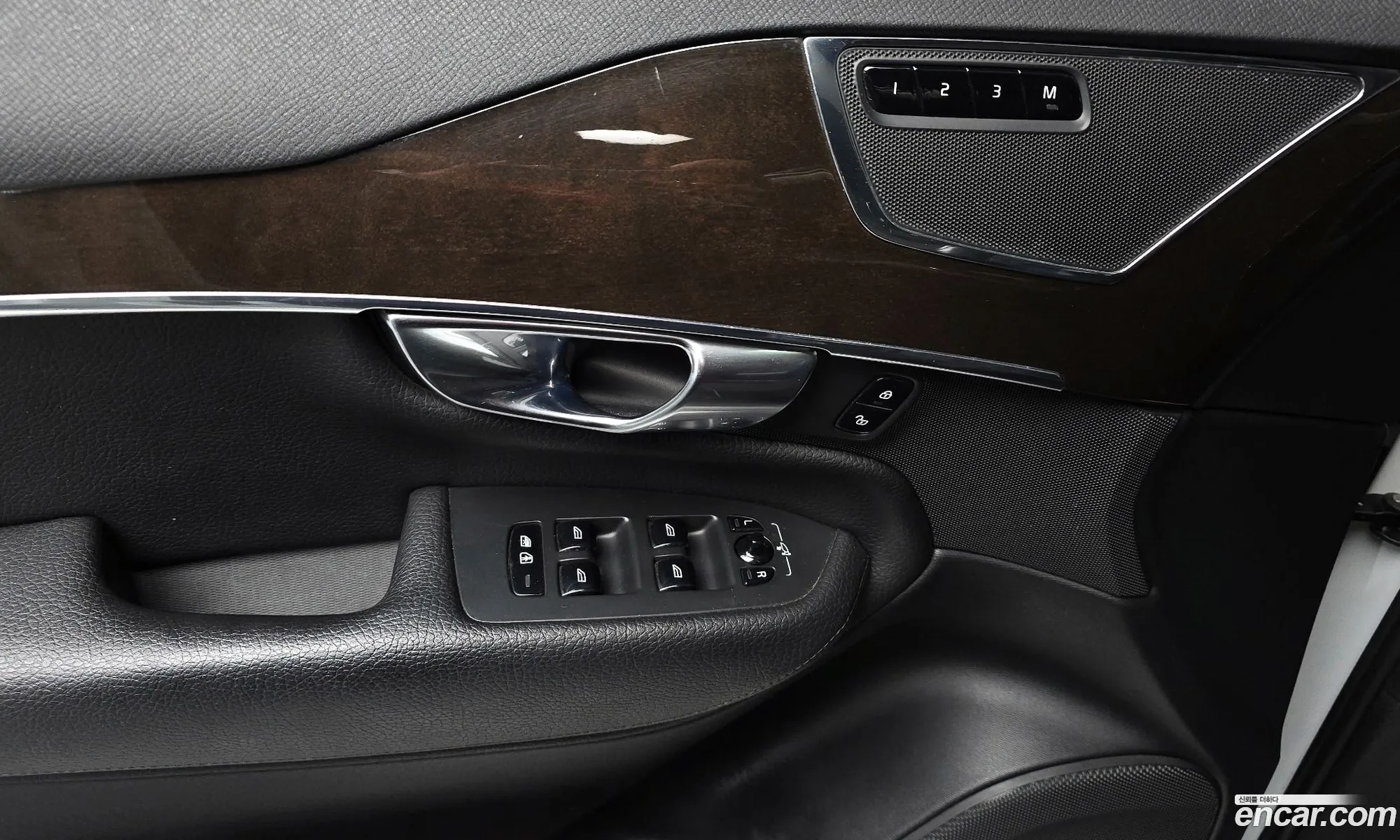 Volvo XC90 2017 YV1LF68BCH1132364 — 5