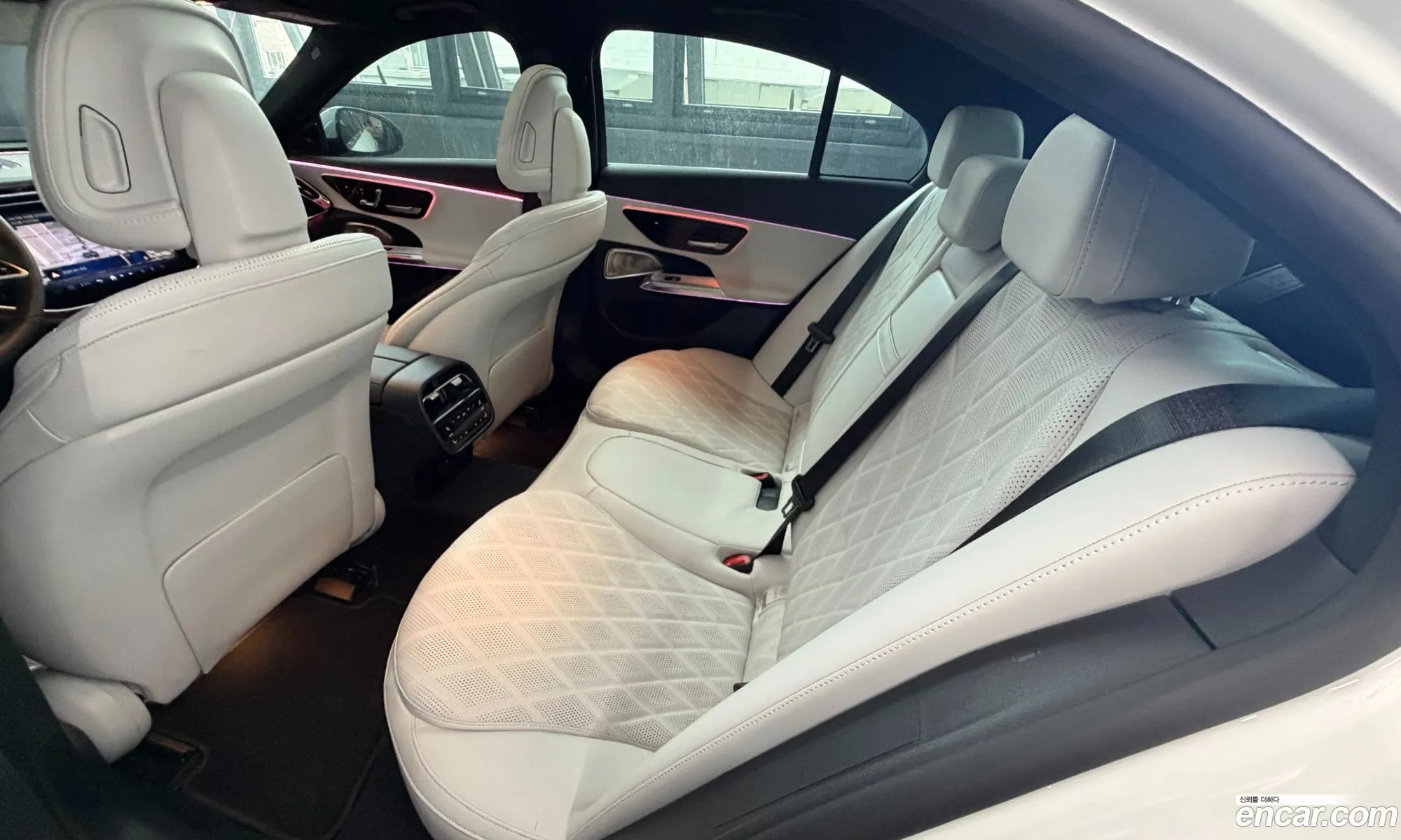 Mercedes-Benz E-Class W214 2024 — 10