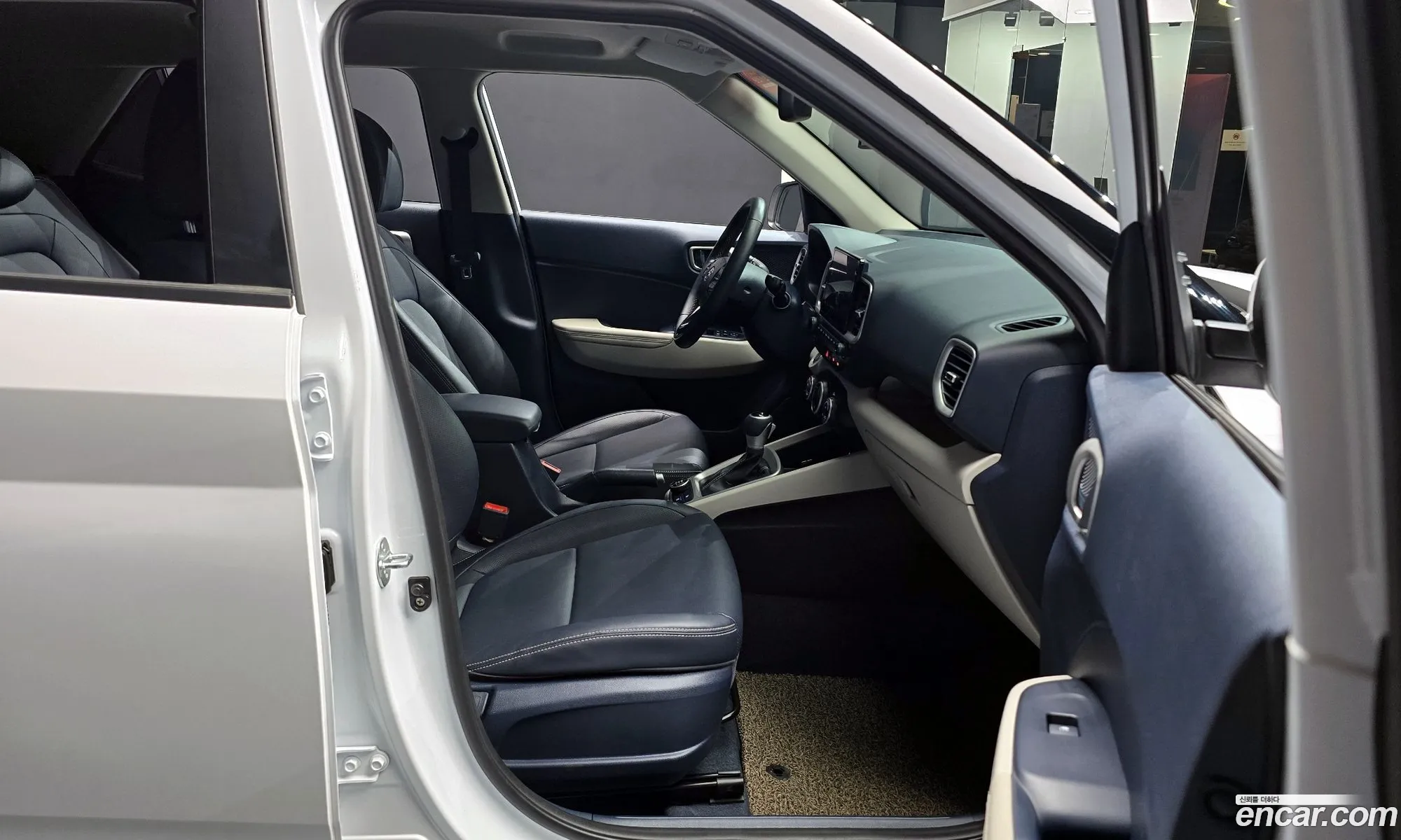 Hyundai Venue 2023 — 3