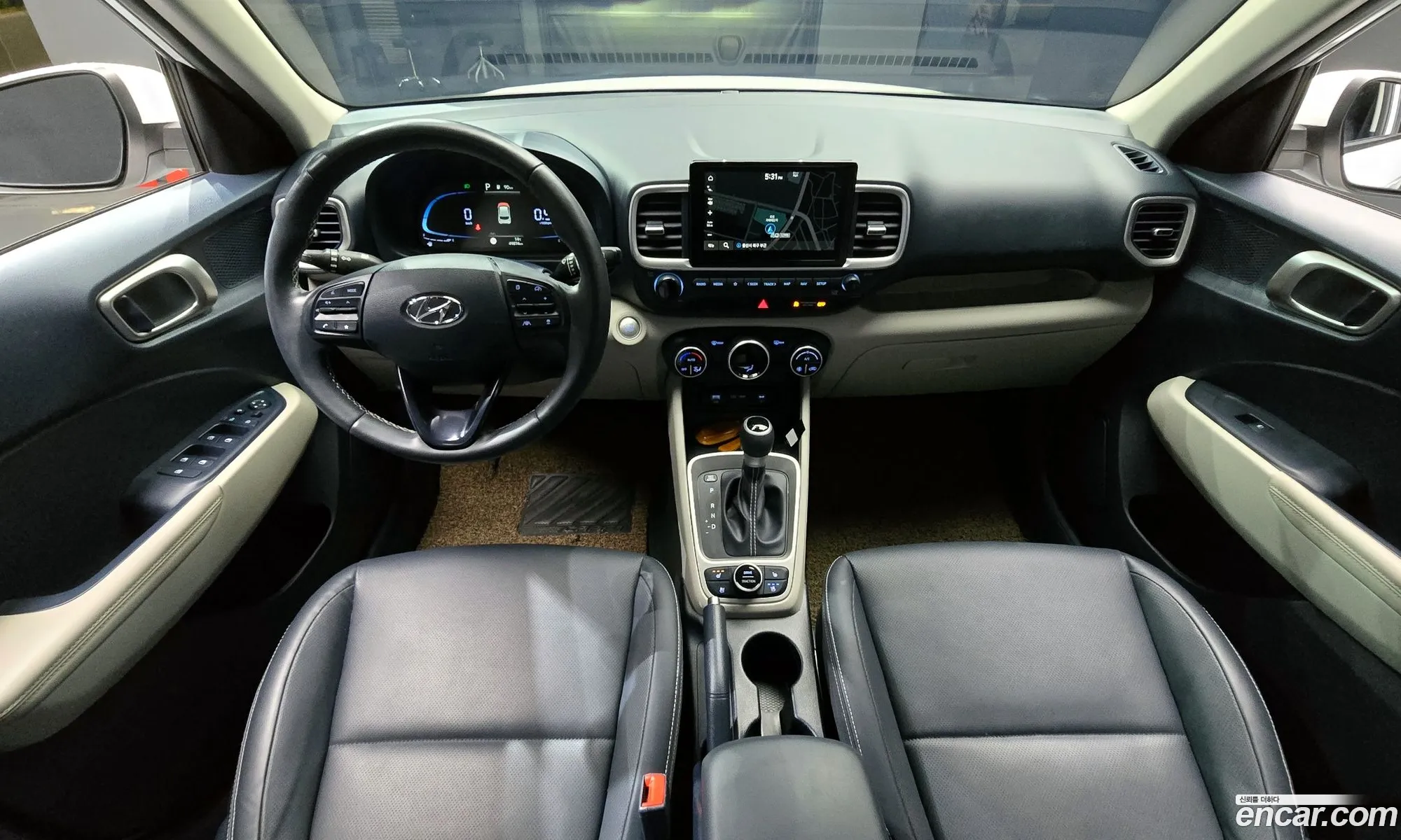 Hyundai Venue 2023 — 17