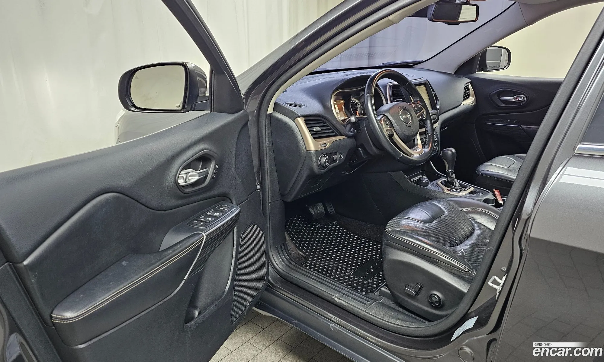 Jeep Cherokee 2016 — 16