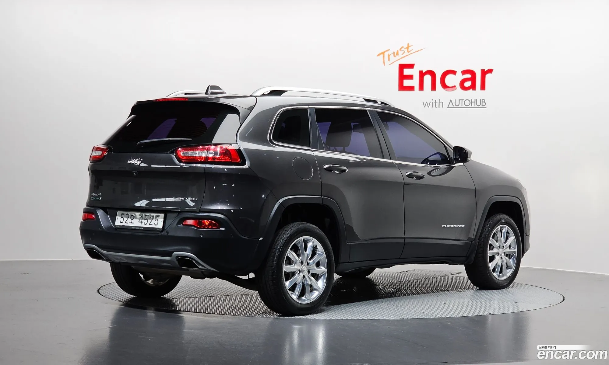 Jeep Cherokee 2016 — 17