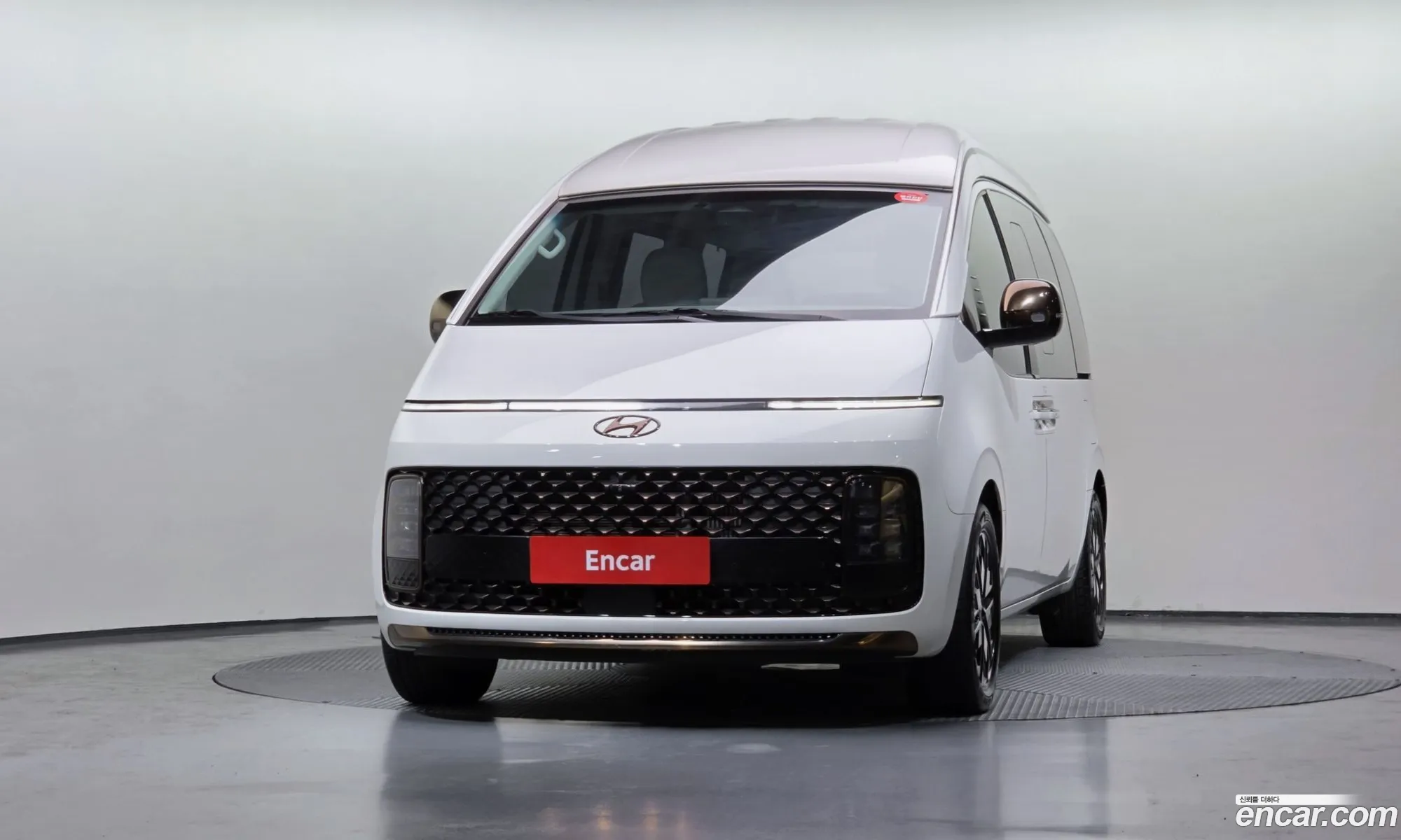Hyundai Staria 2022 — 18