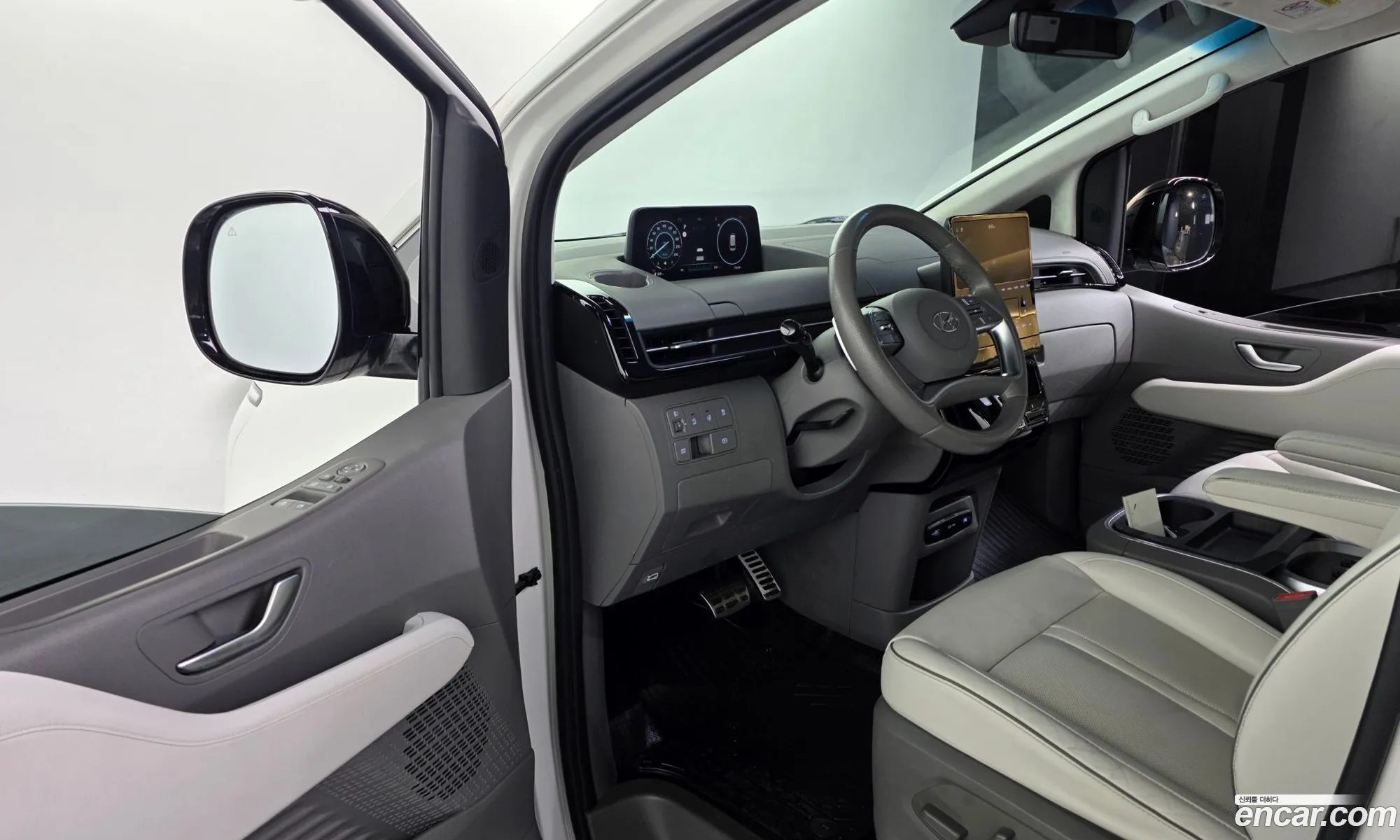 Hyundai Staria 2022 — 11