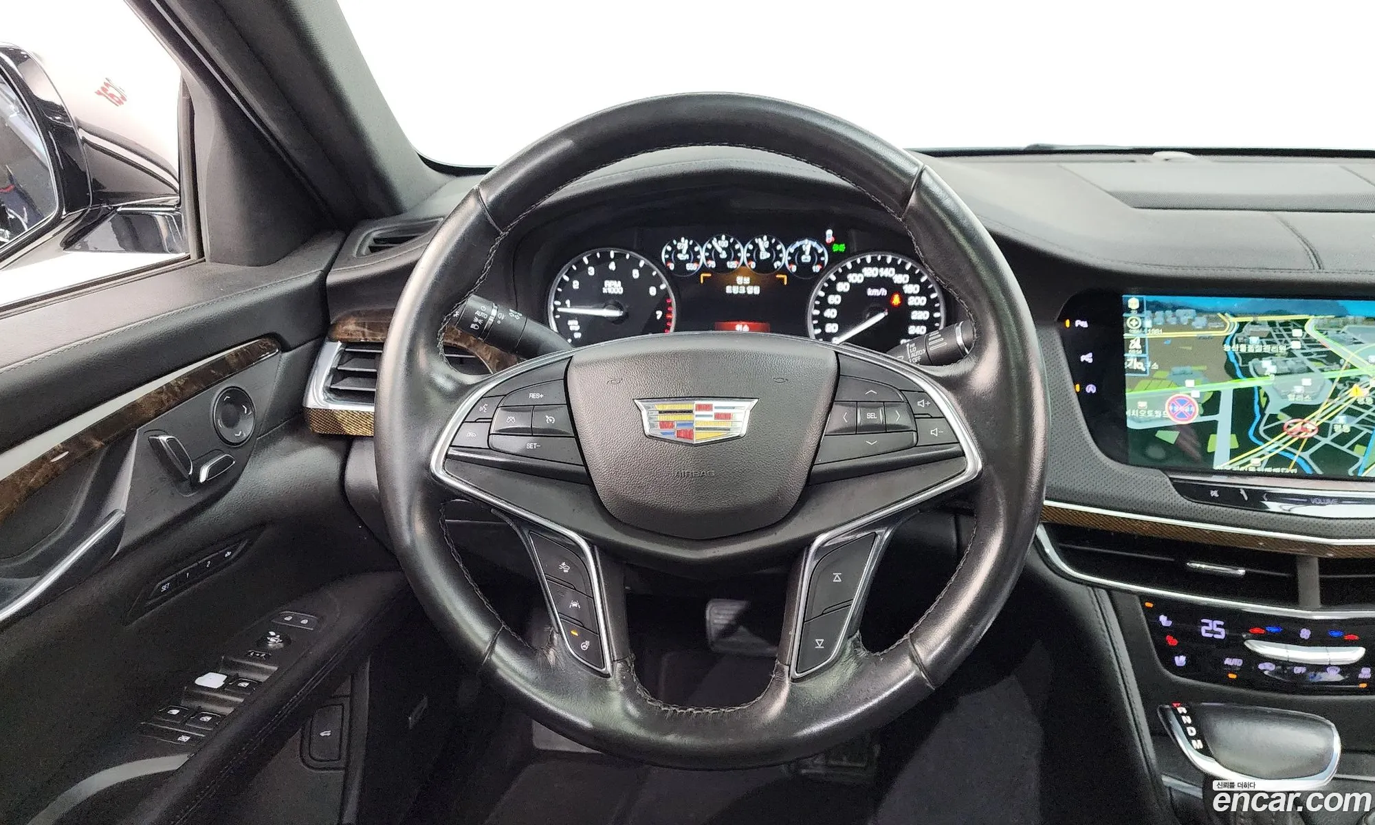 Cadillac CT6 2018 — 17