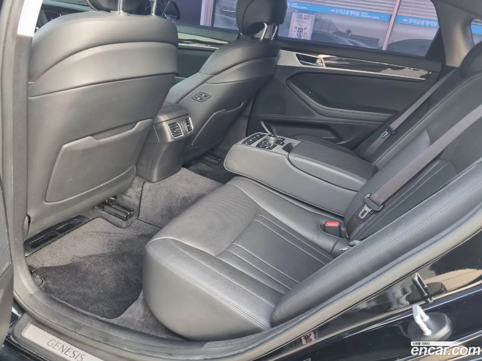 Genesis G80 2016 — 17