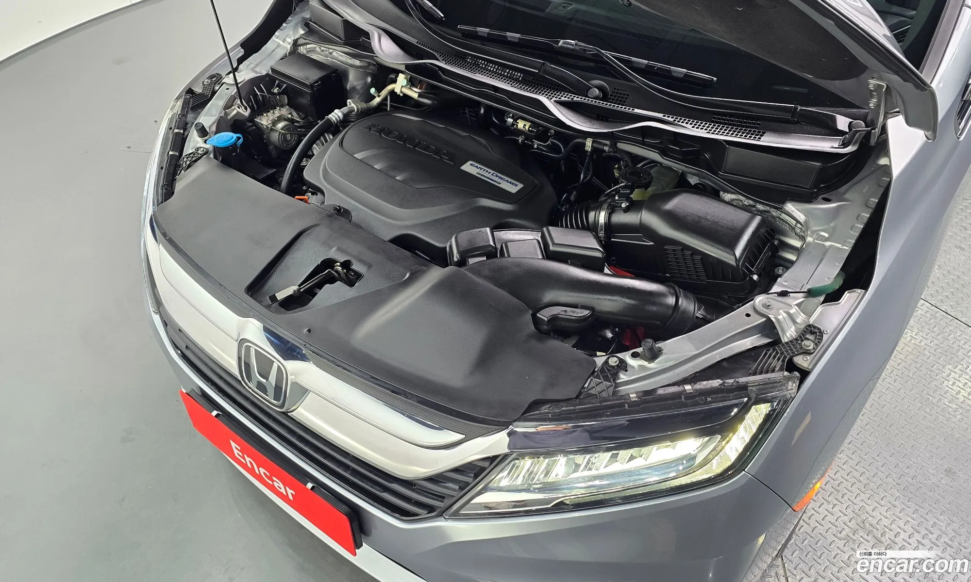Honda Odyssey 2017 5KBRL6880JB600381 — 13