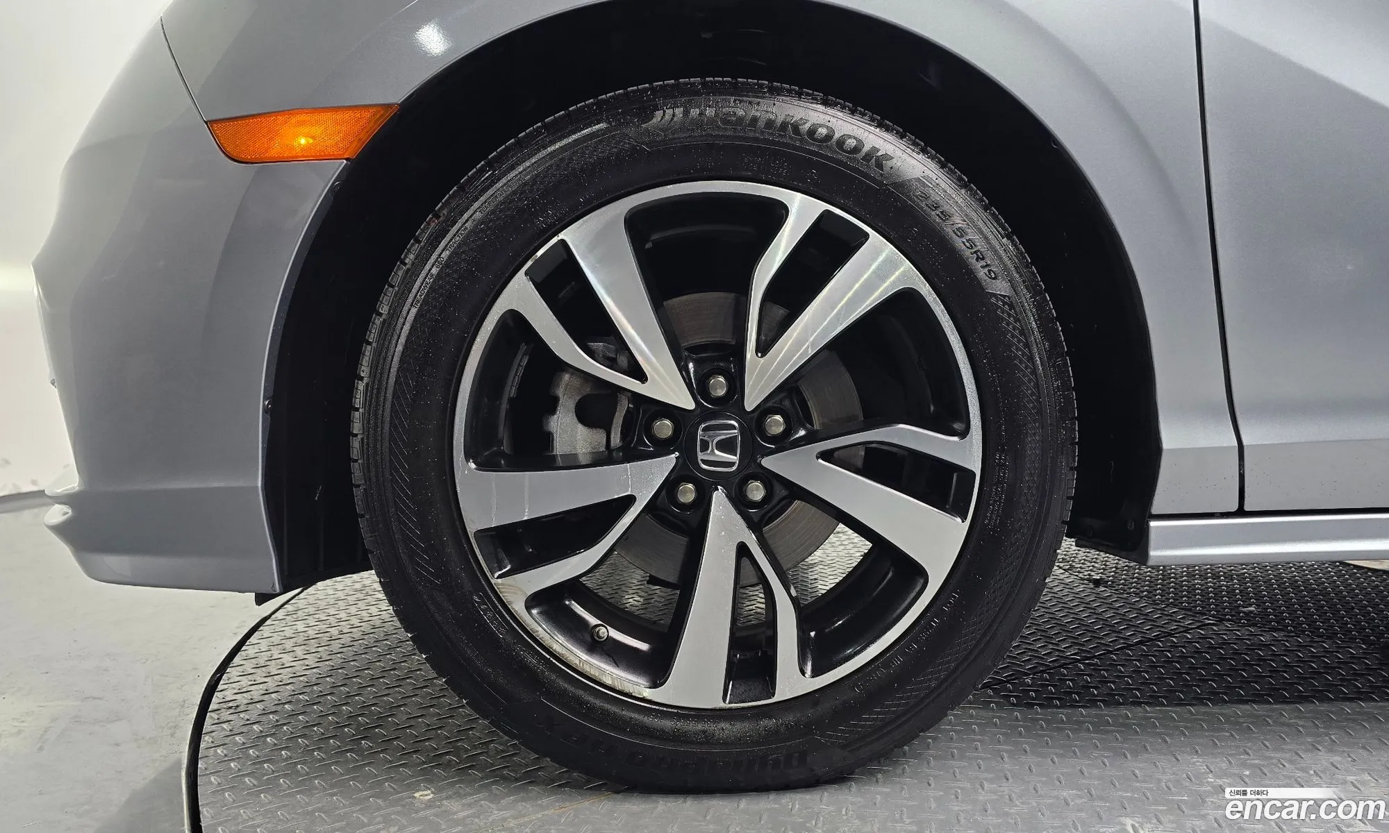 Honda Odyssey 2017 5KBRL6880JB600381 — 4