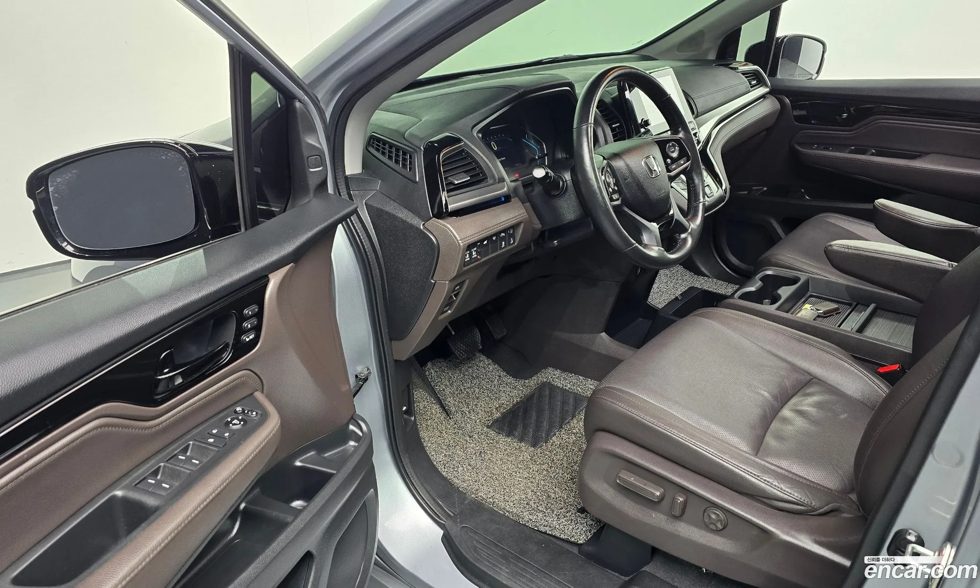 Honda Odyssey 2017 5KBRL6880JB600381 — 14