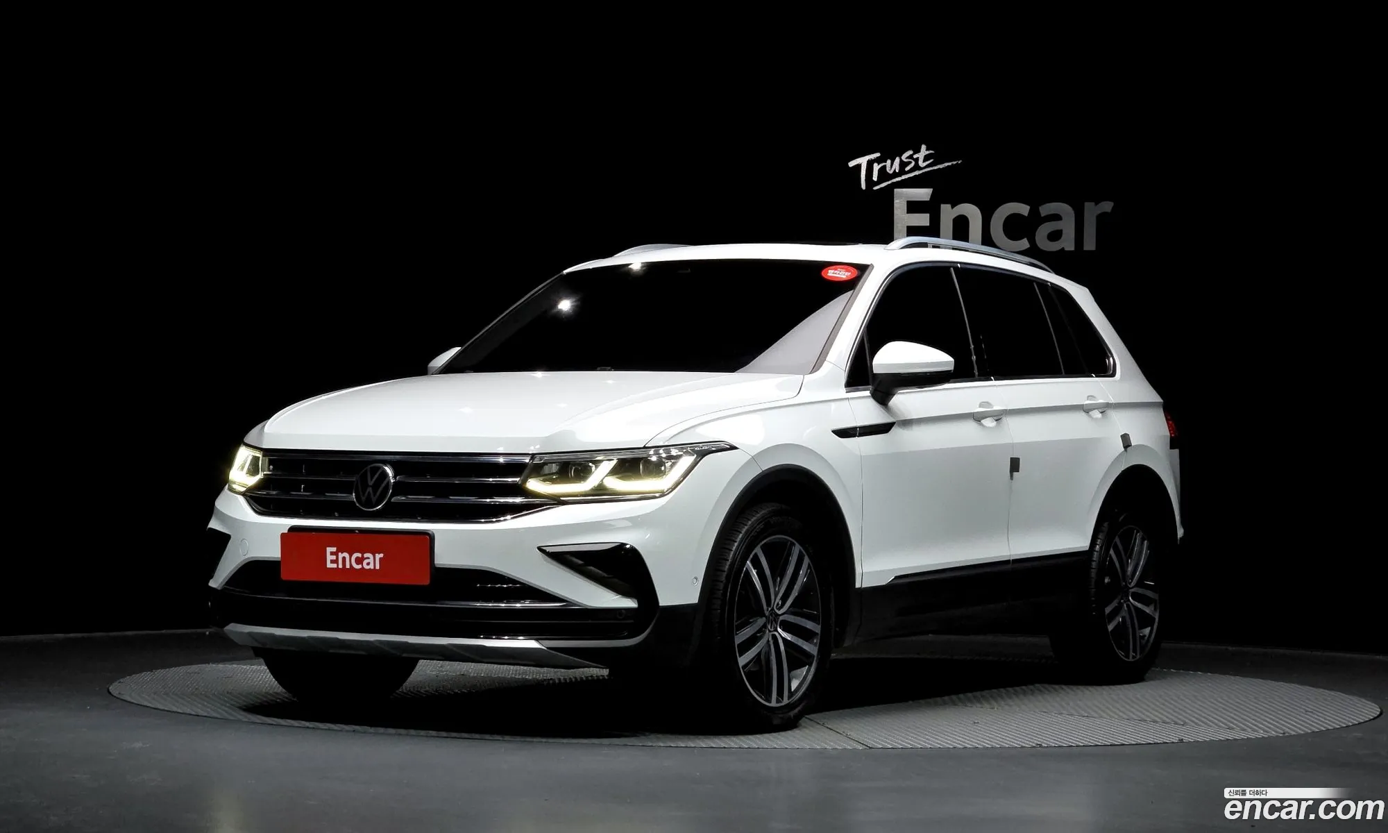 Volkswagen Tiguan 2021 — 17