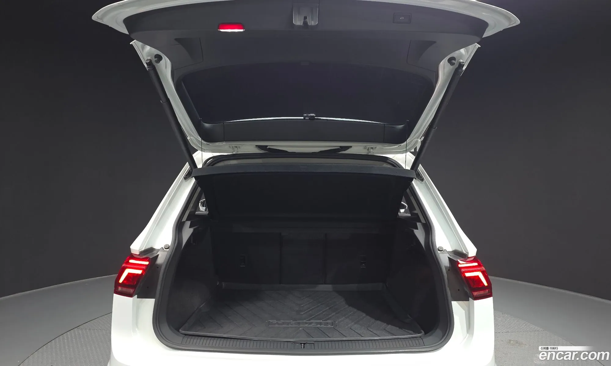 Volkswagen Tiguan 2021 — 20