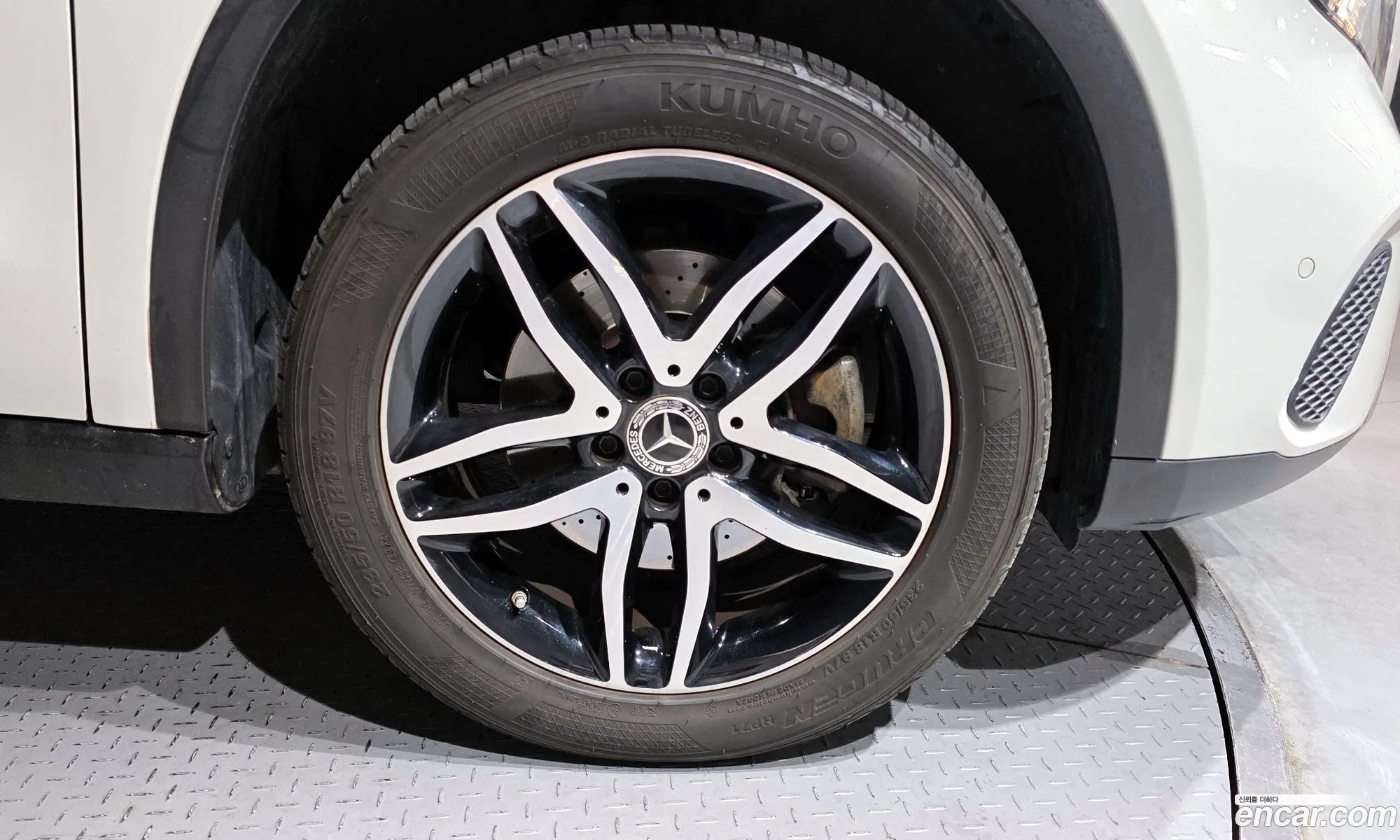 Mercedes-Benz GLA-Class X156 2017 WDCTG4FB2JJ382692 — 15