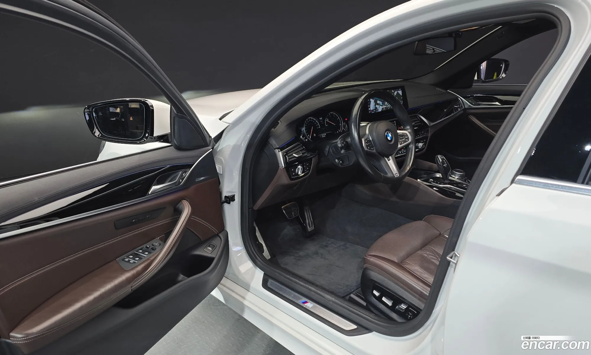 BMW 5 Series 2018 WBAJC3107JWE64042 — 3