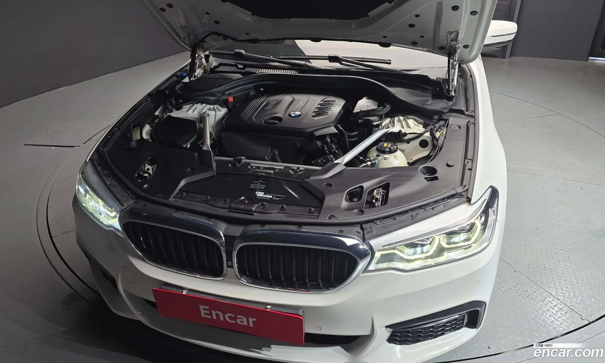 BMW 5 Series 2018 WBAJC3107JWE64042 — 14