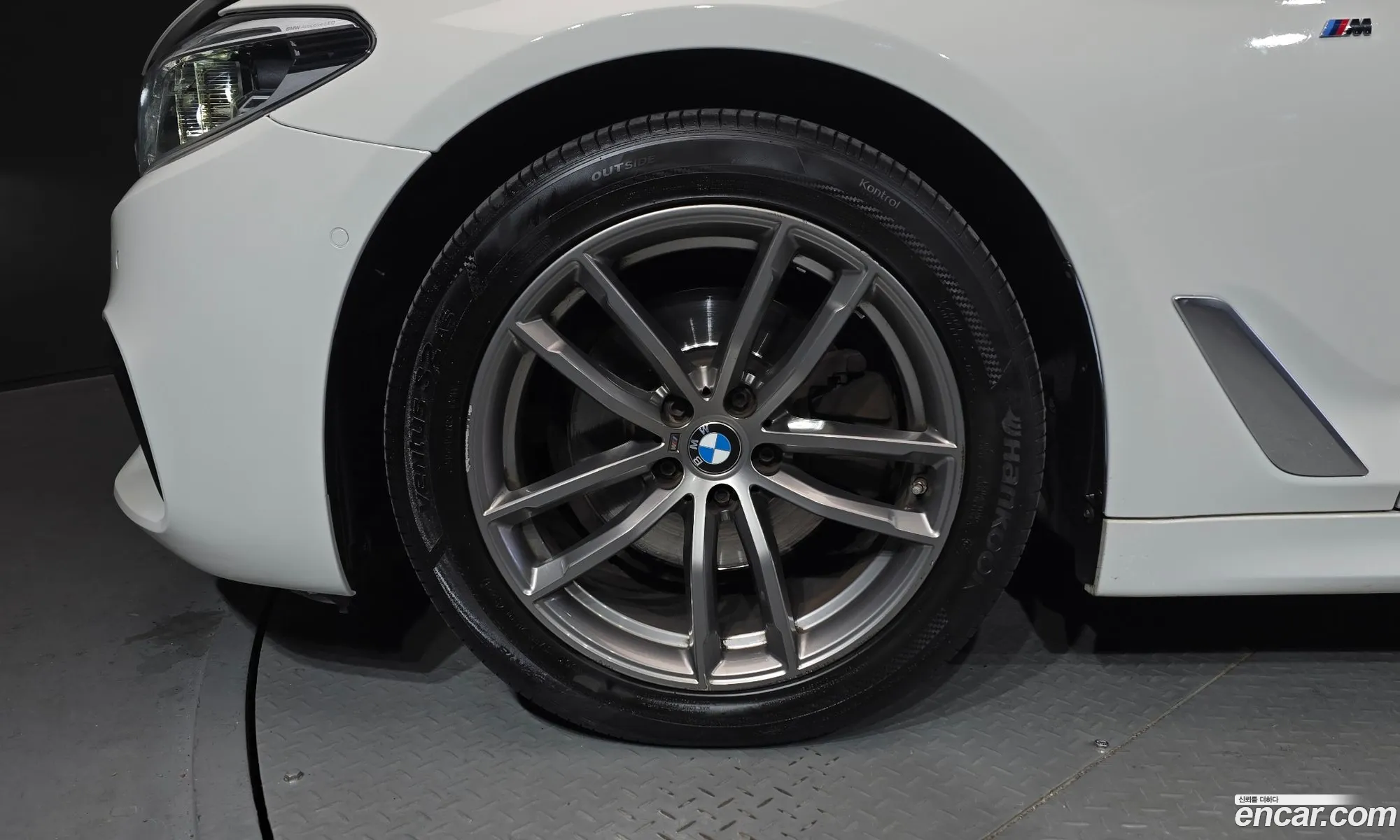 BMW 5 Series 2018 WBAJC3107JWE64042 — 13