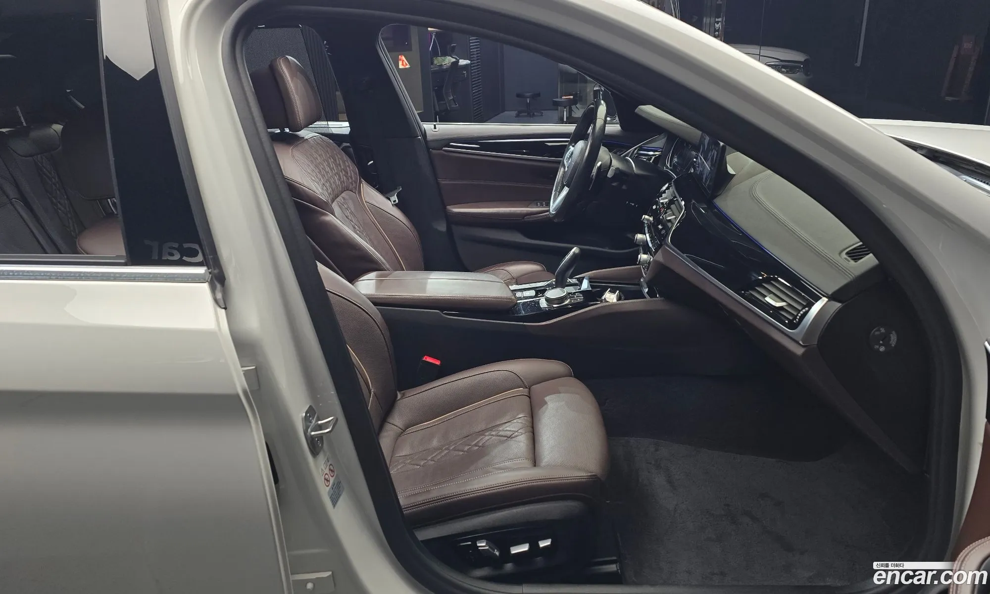 BMW 5 Series 2018 WBAJC3107JWE64042 — 9