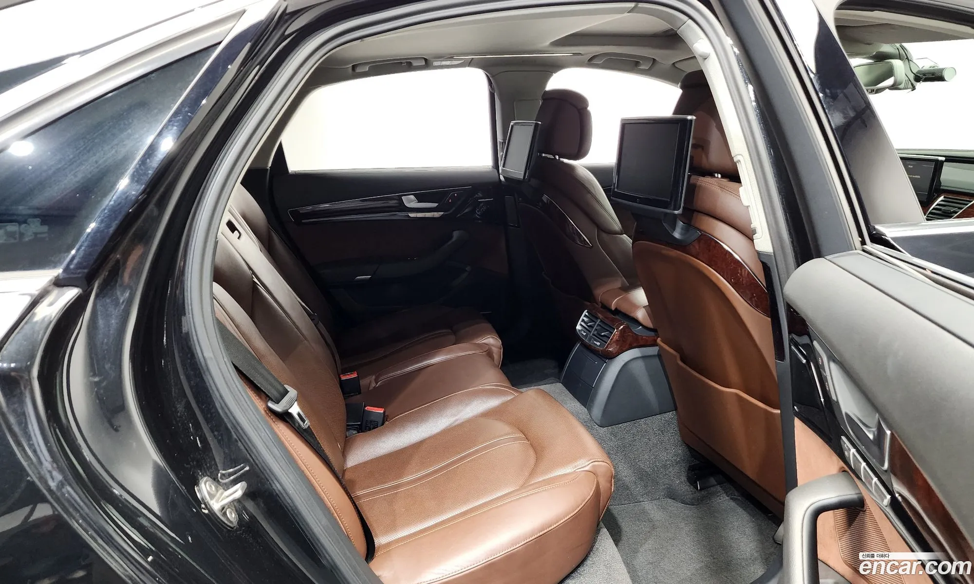 Audi A8 2011 — 7
