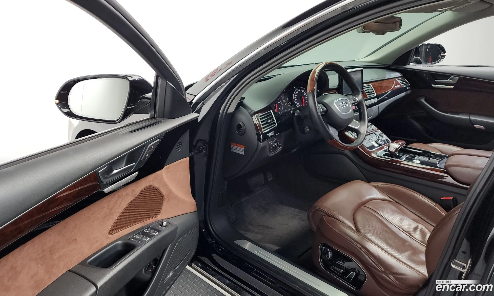 Audi A8 2011 — 11