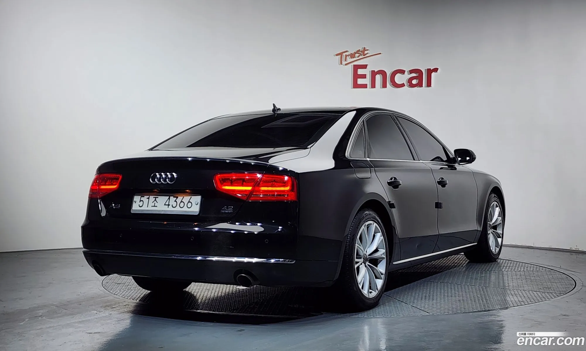 Audi A8 2011 — 18