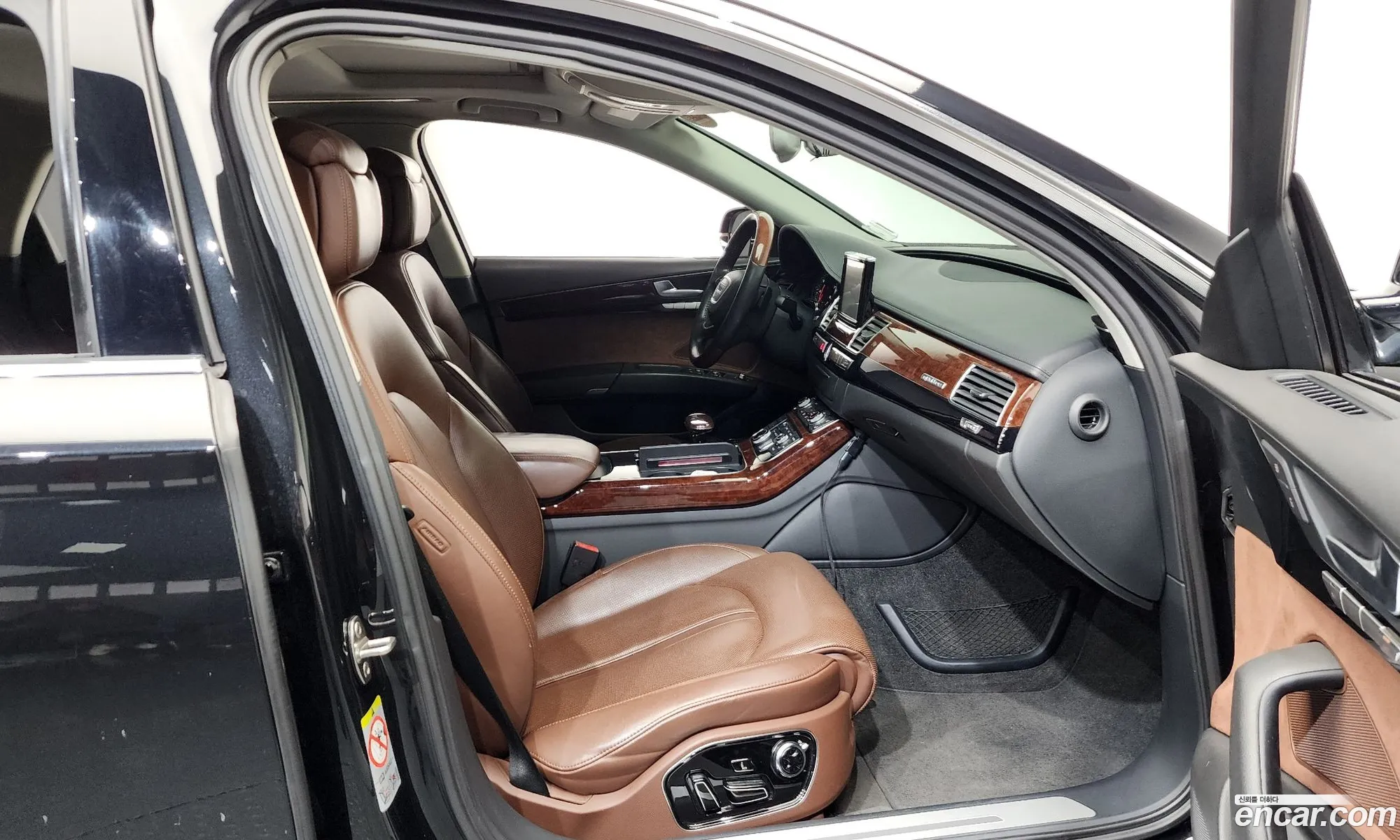 Audi A8 2011 — 8