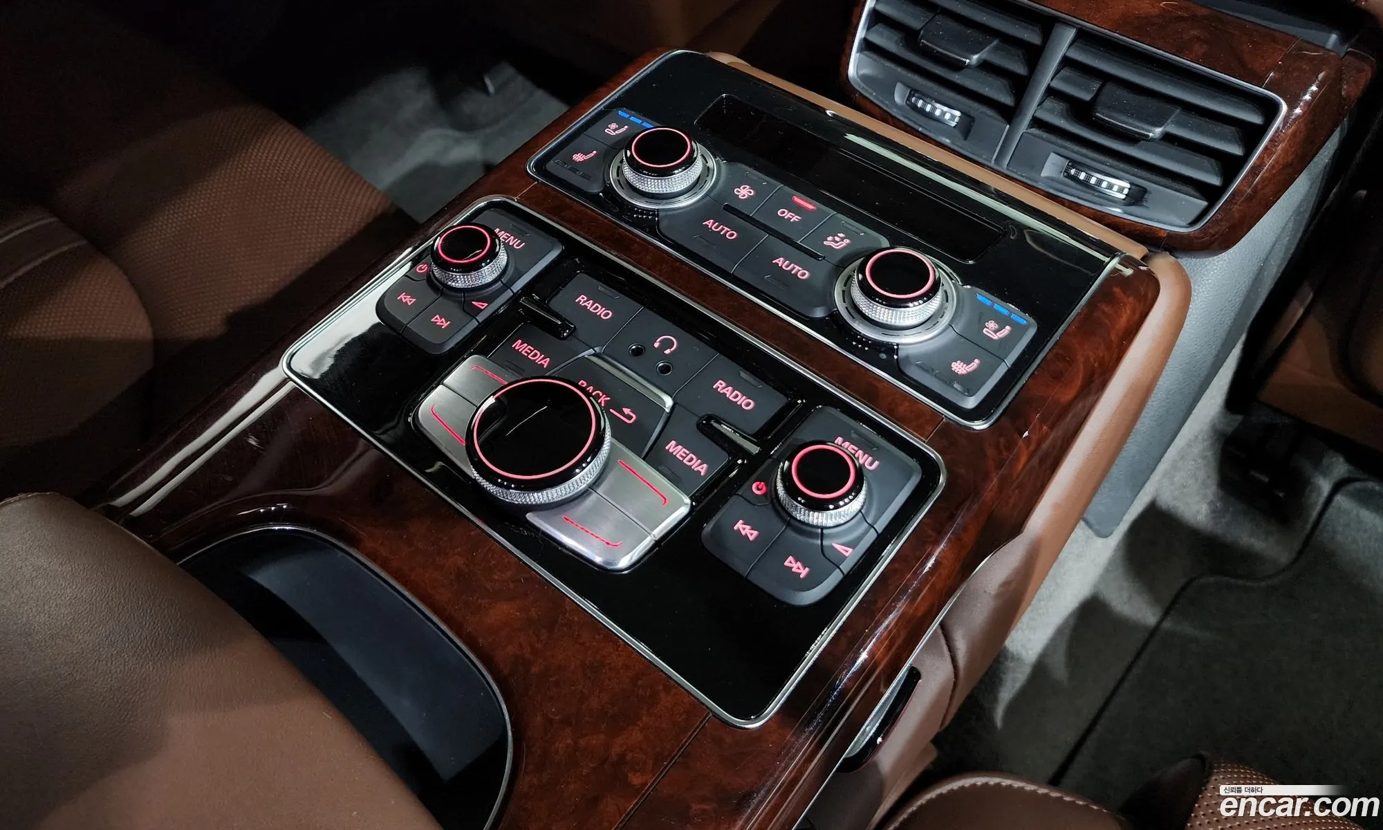 Audi A8 2011 — 9