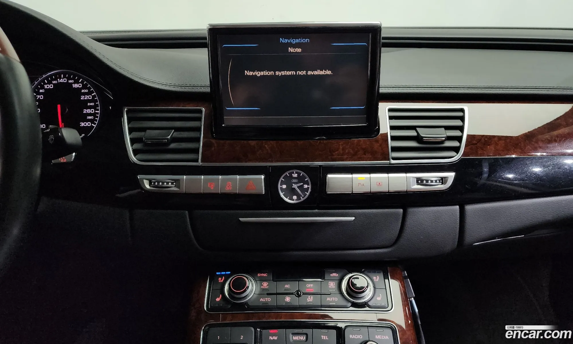 Audi A8 2011 — 13
