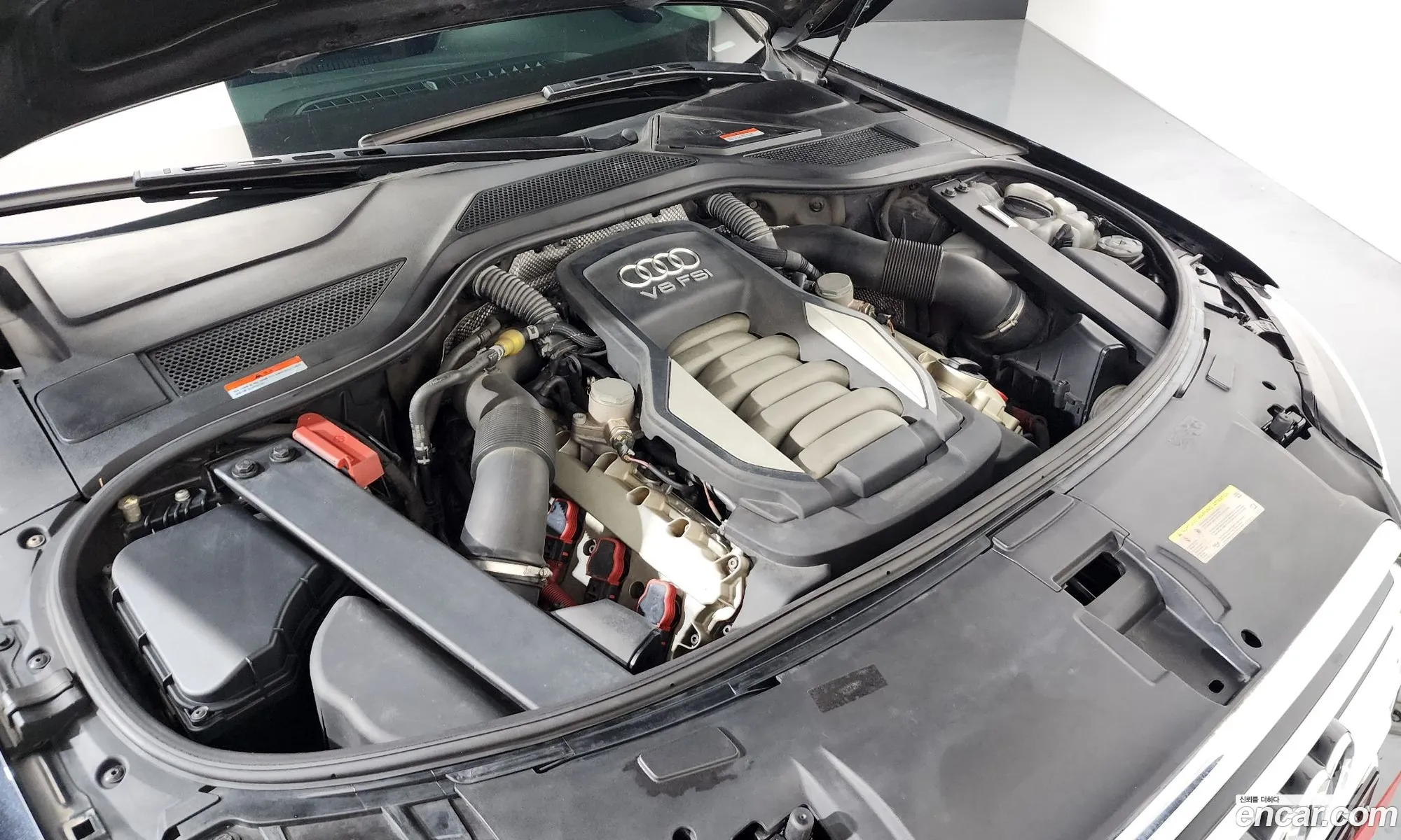 Audi A8 2011 — 10