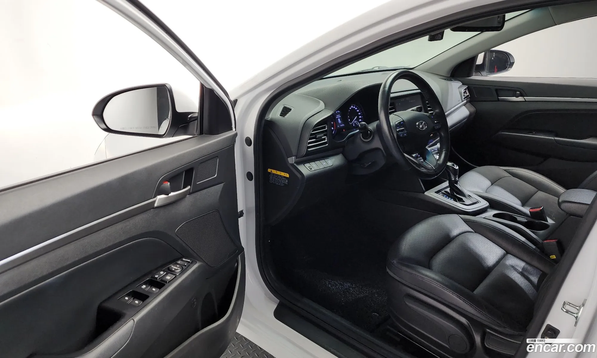 Hyundai Elantra AD 2020 — 8