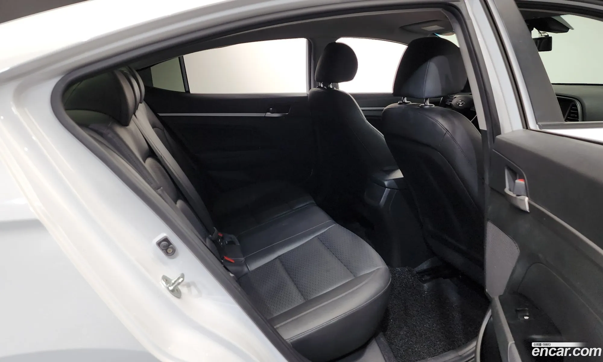 Hyundai Elantra AD 2020 — 11