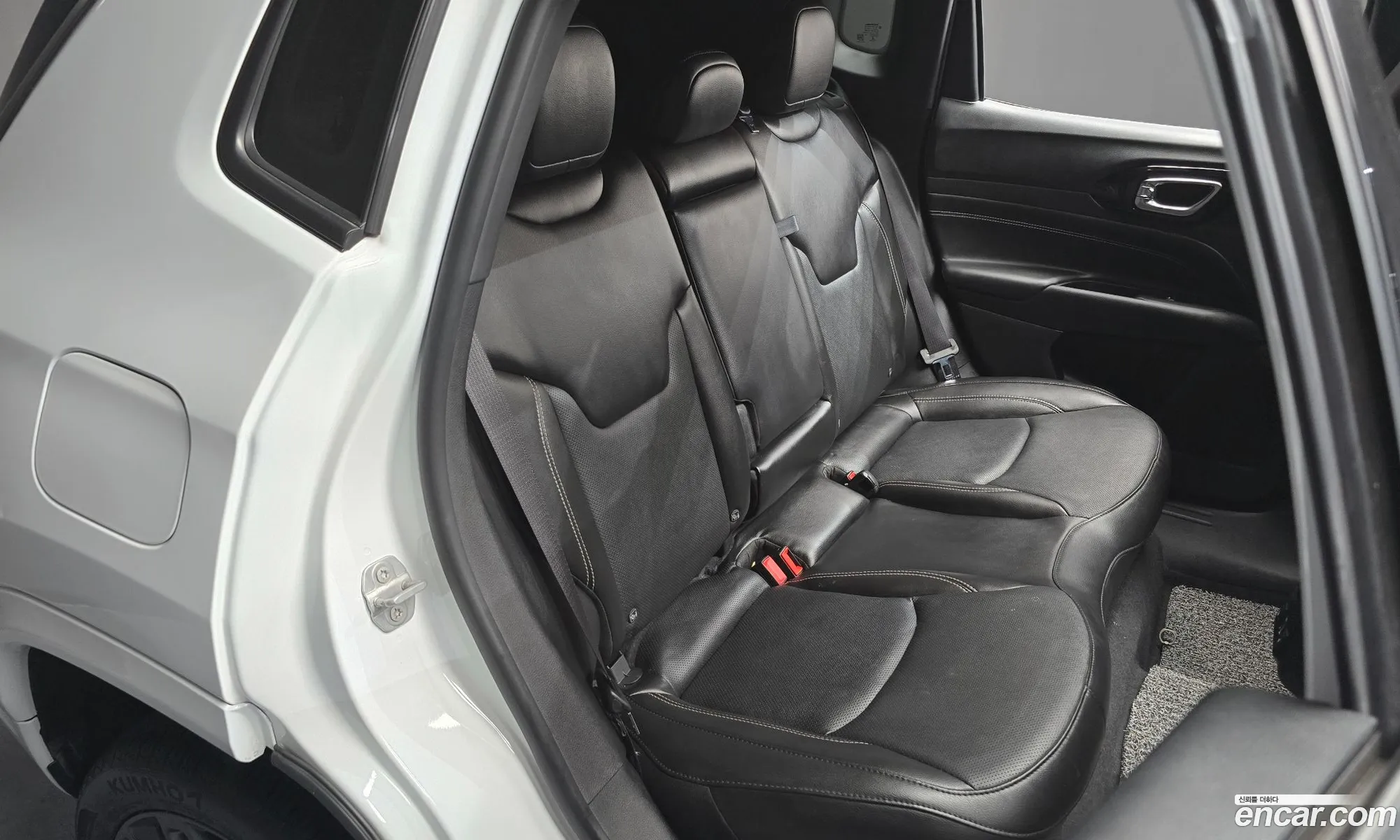 Jeep Compass 2022 3C4NJDEB9NT162918 — 4