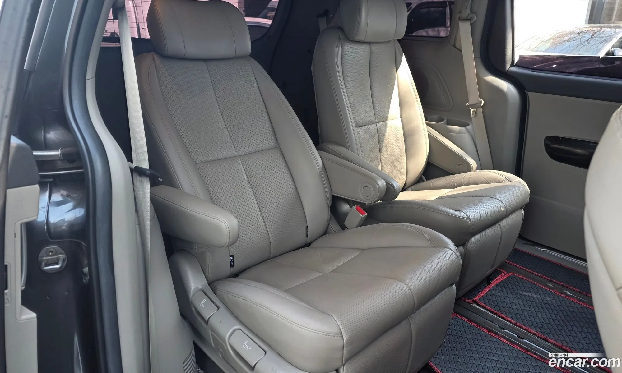 Kia Carnival 2017 — 11