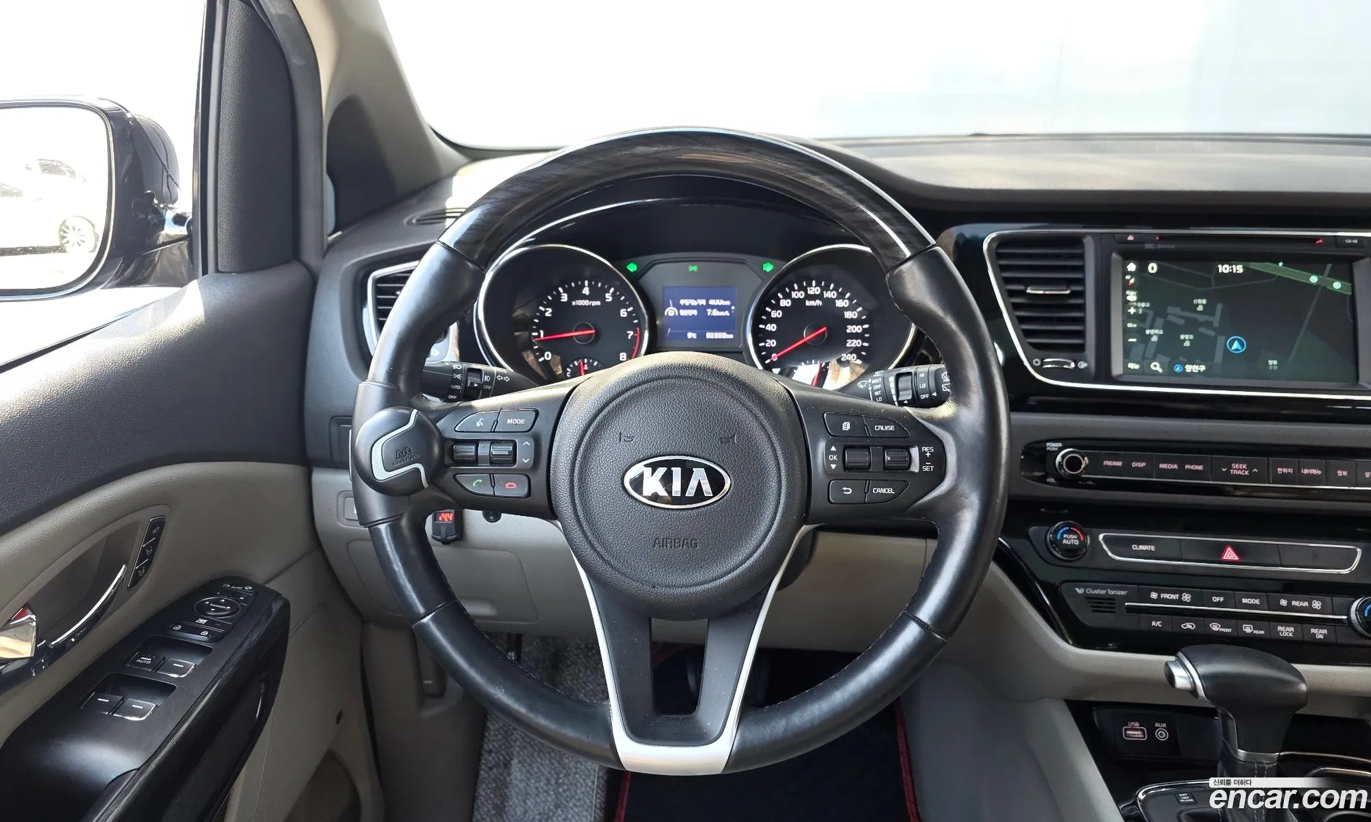 Kia Carnival 2017 — 2
