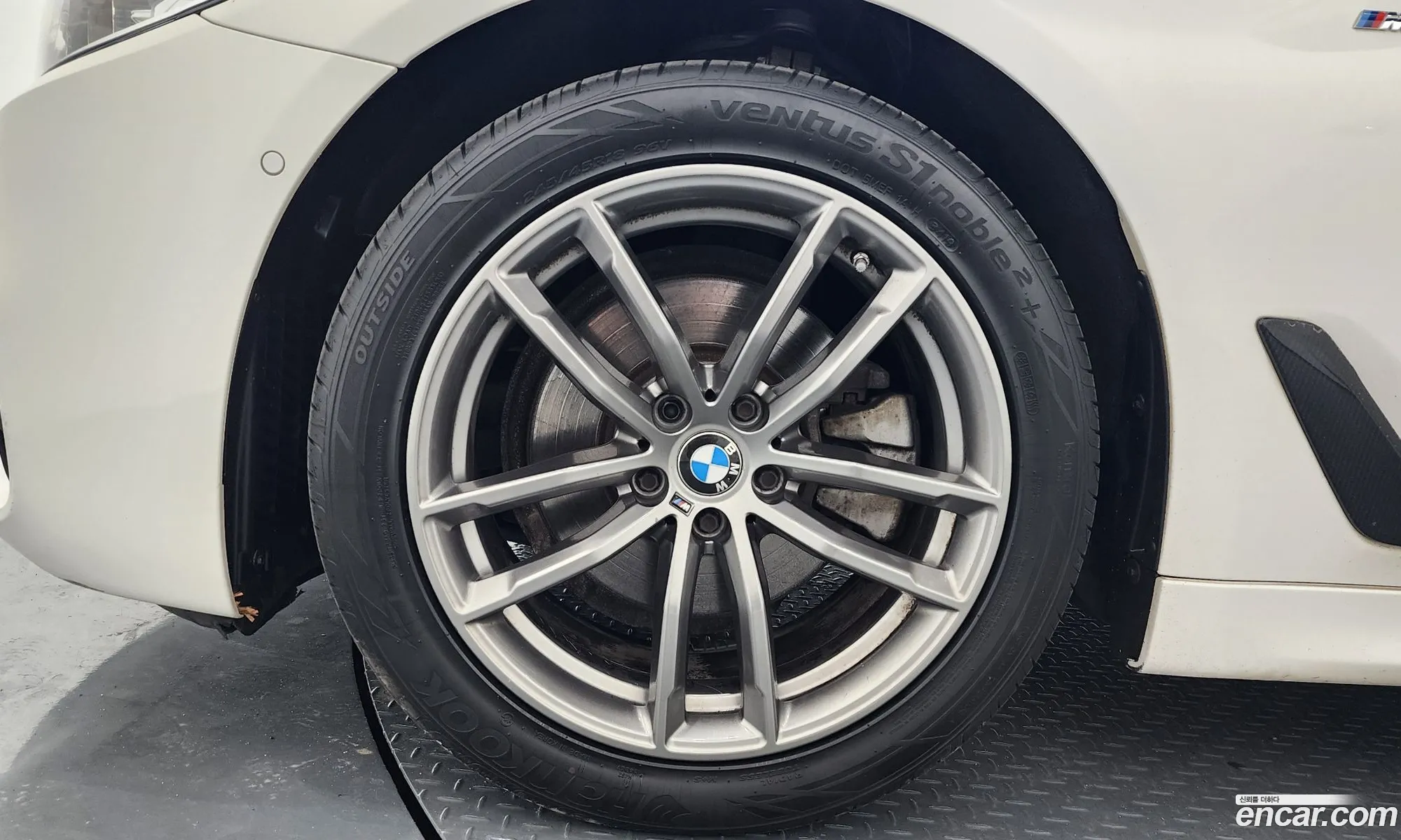 BMW 5 Series 2018 WBAJC5101JG861541 — 10