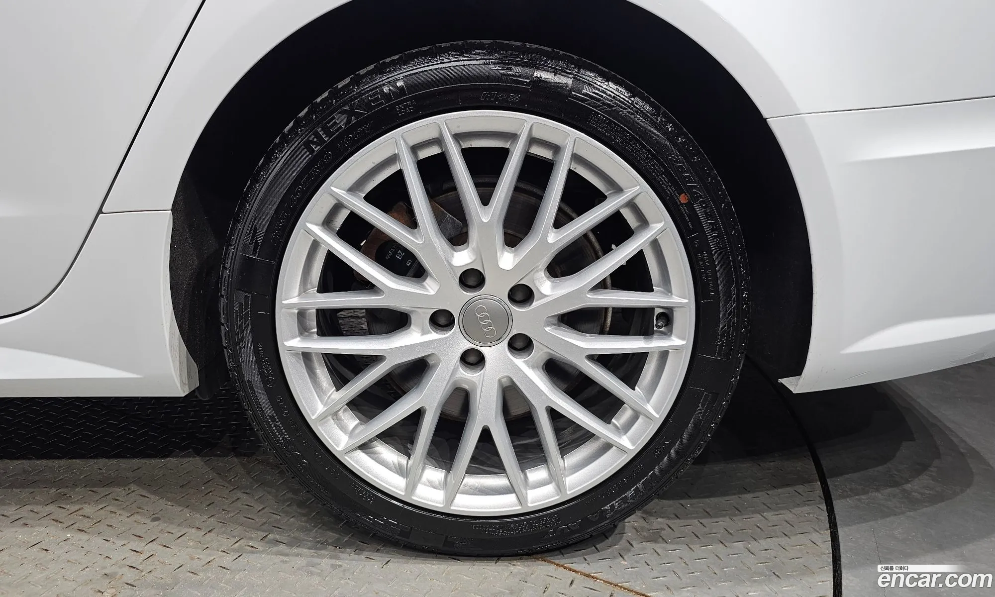 Audi A6 2018 WAUZZZ4G7JN133980 — 15
