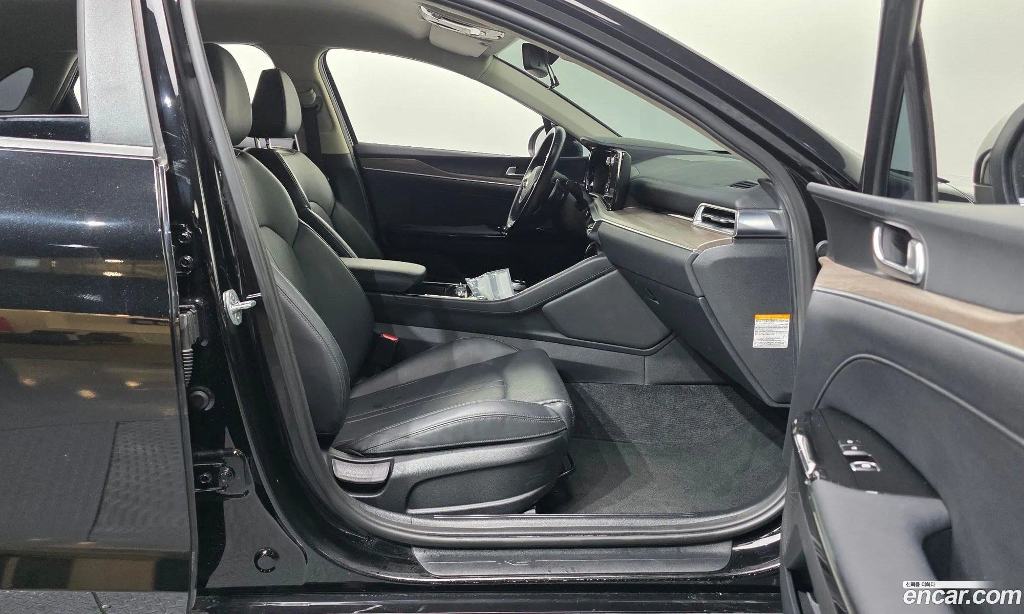 Kia K5 Hybrid 2021 — 16