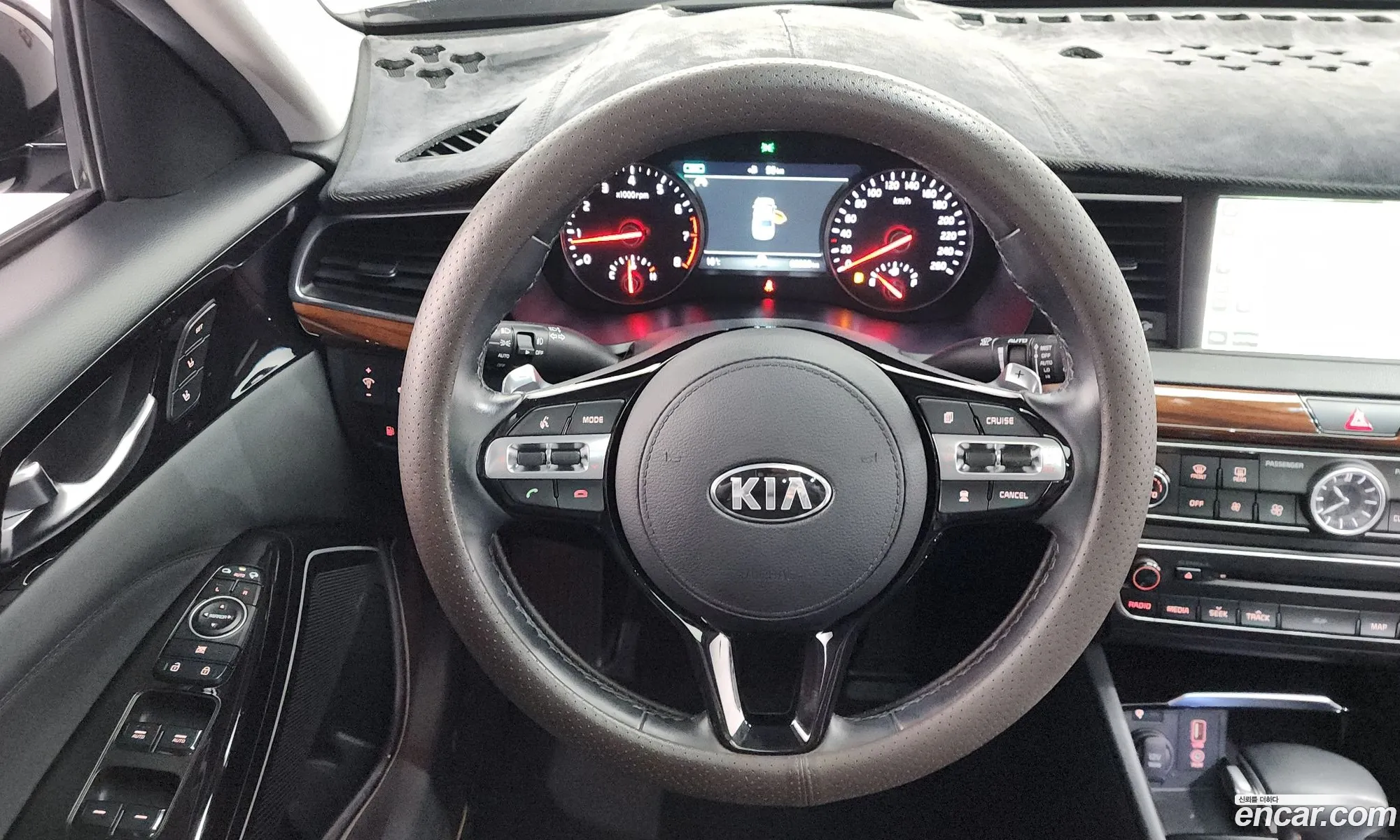 Kia K7 2017 — 18