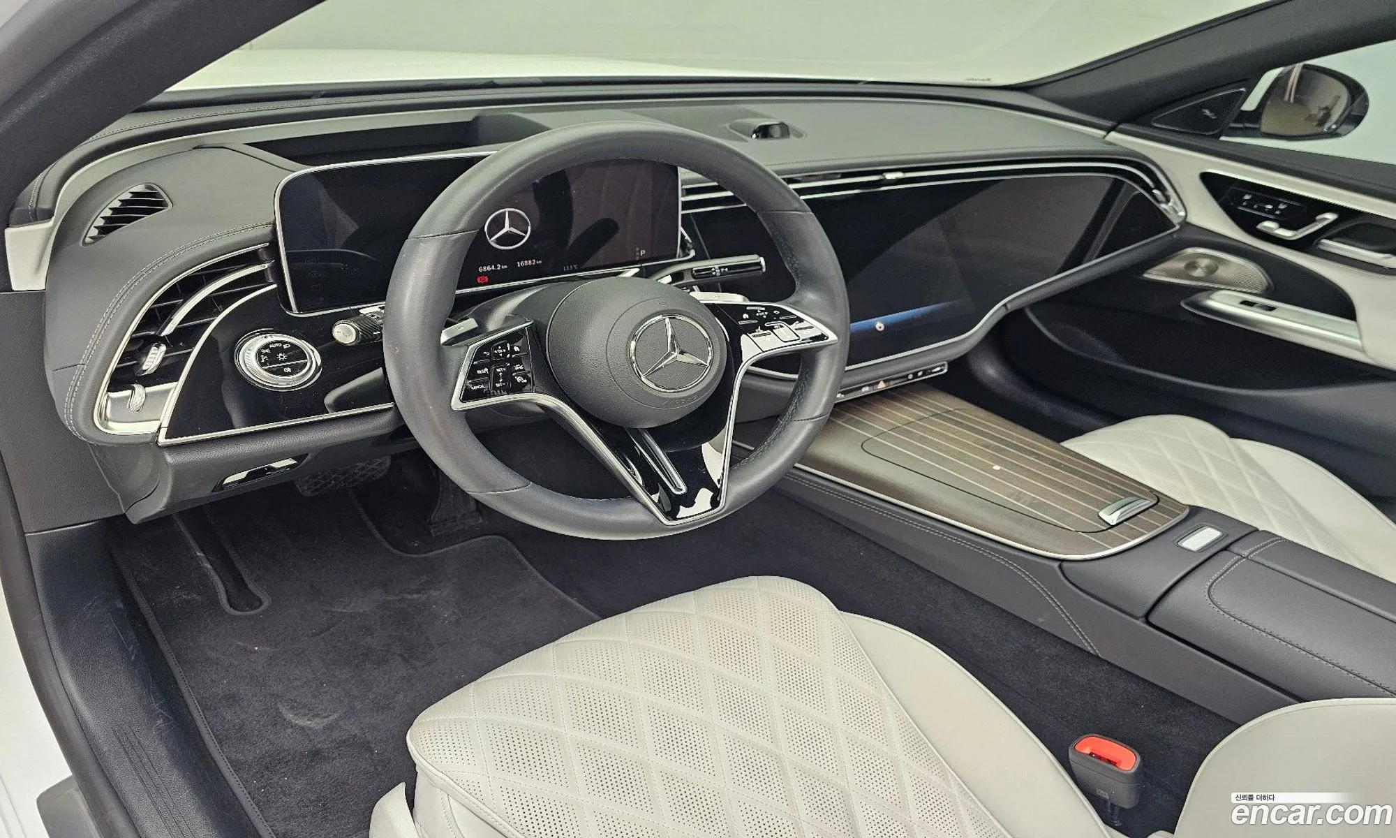 Mercedes-Benz E-Class W214 2024 — 13