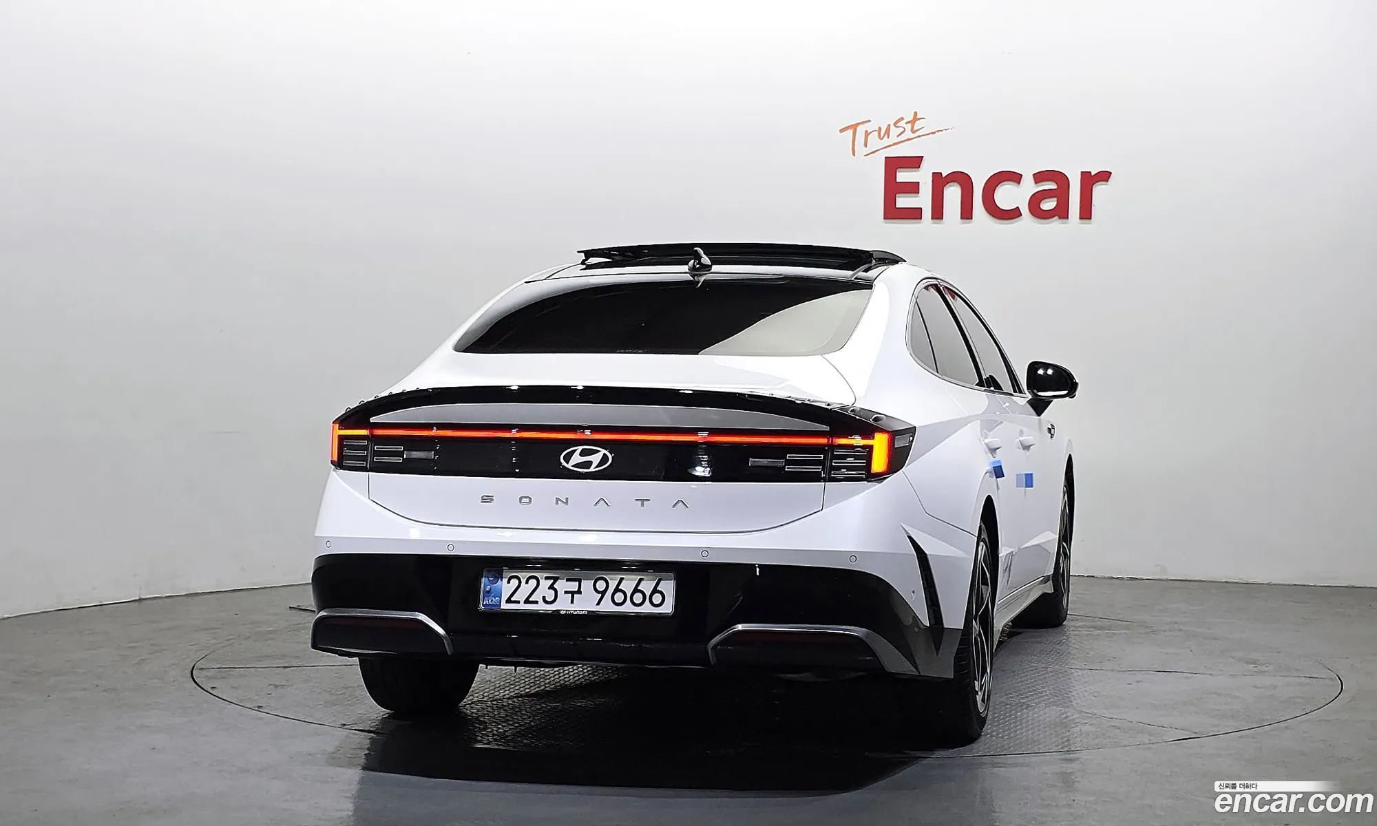 Hyundai Sonata the Edge Hybrid 2024 — 4