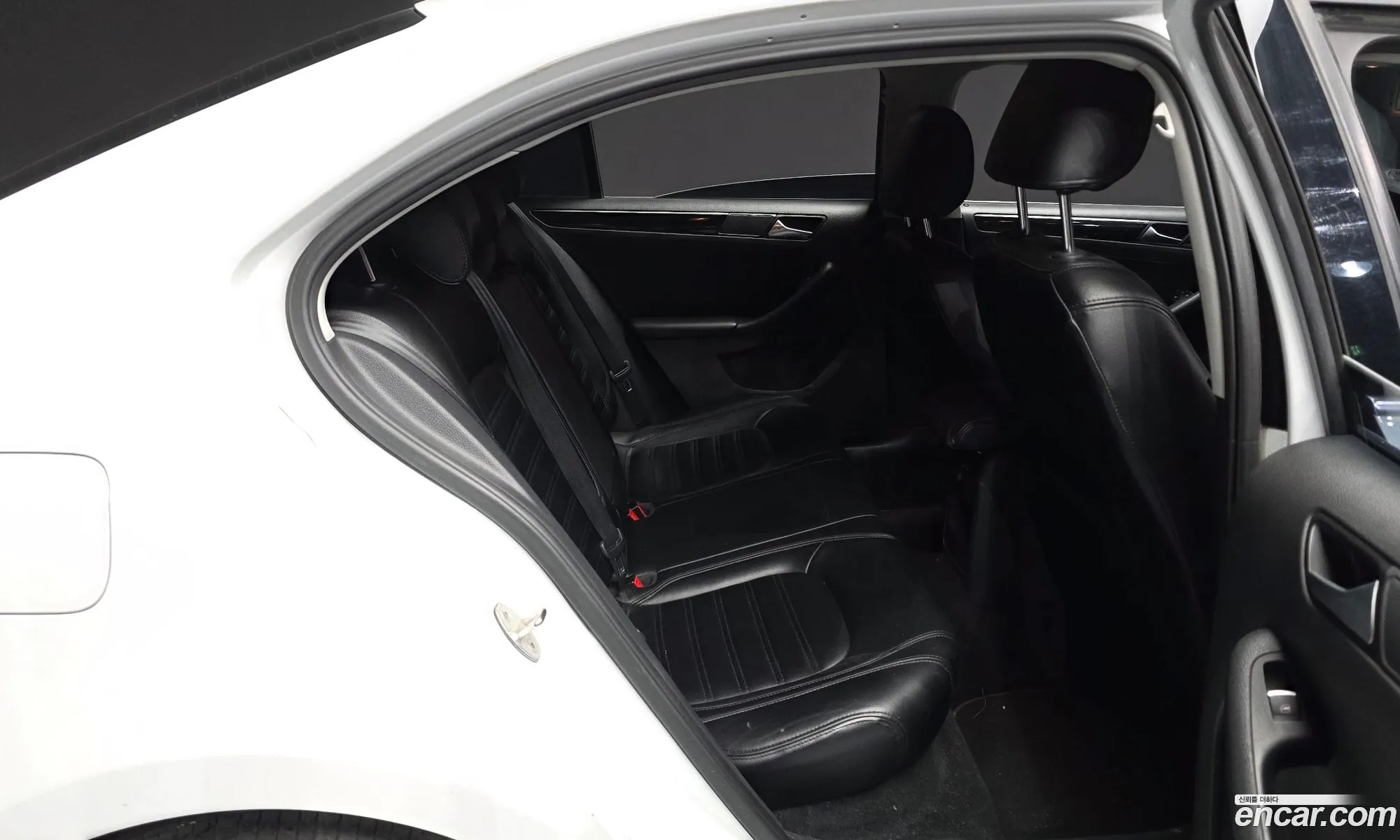 Volkswagen Jetta 2015 — 12