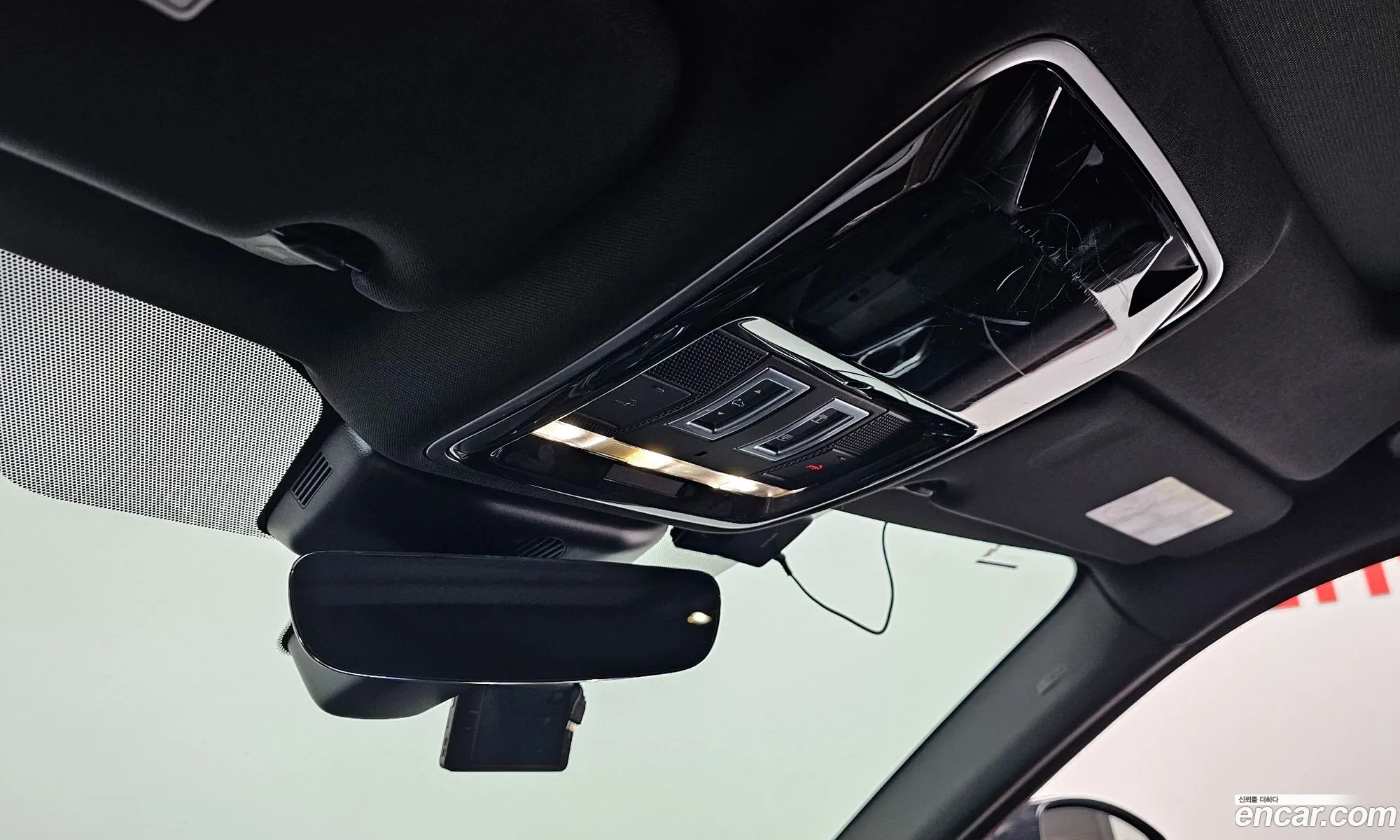 Land Rover Range Rover Velar 2018 — 16