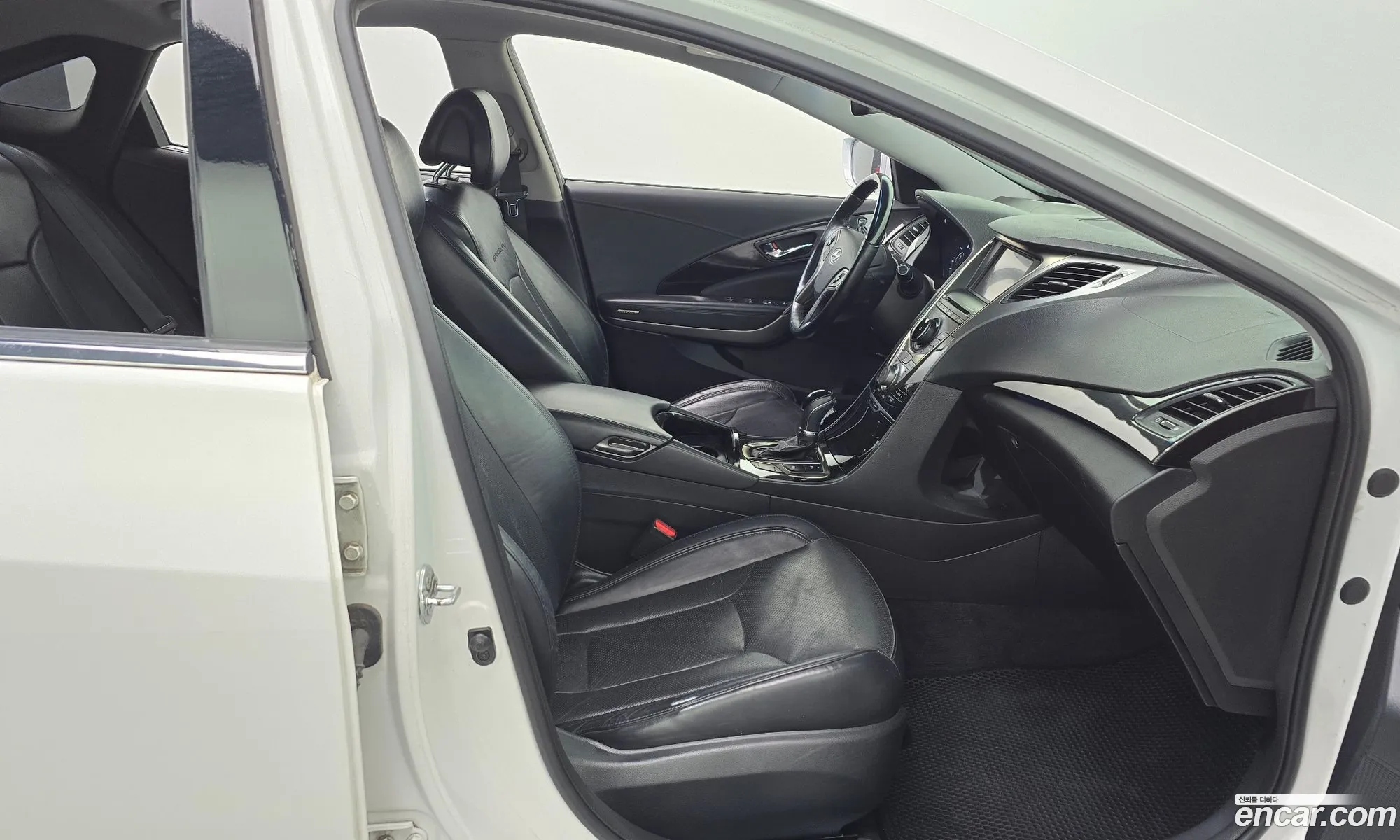 Hyundai Grandeur HG 2012 — 11