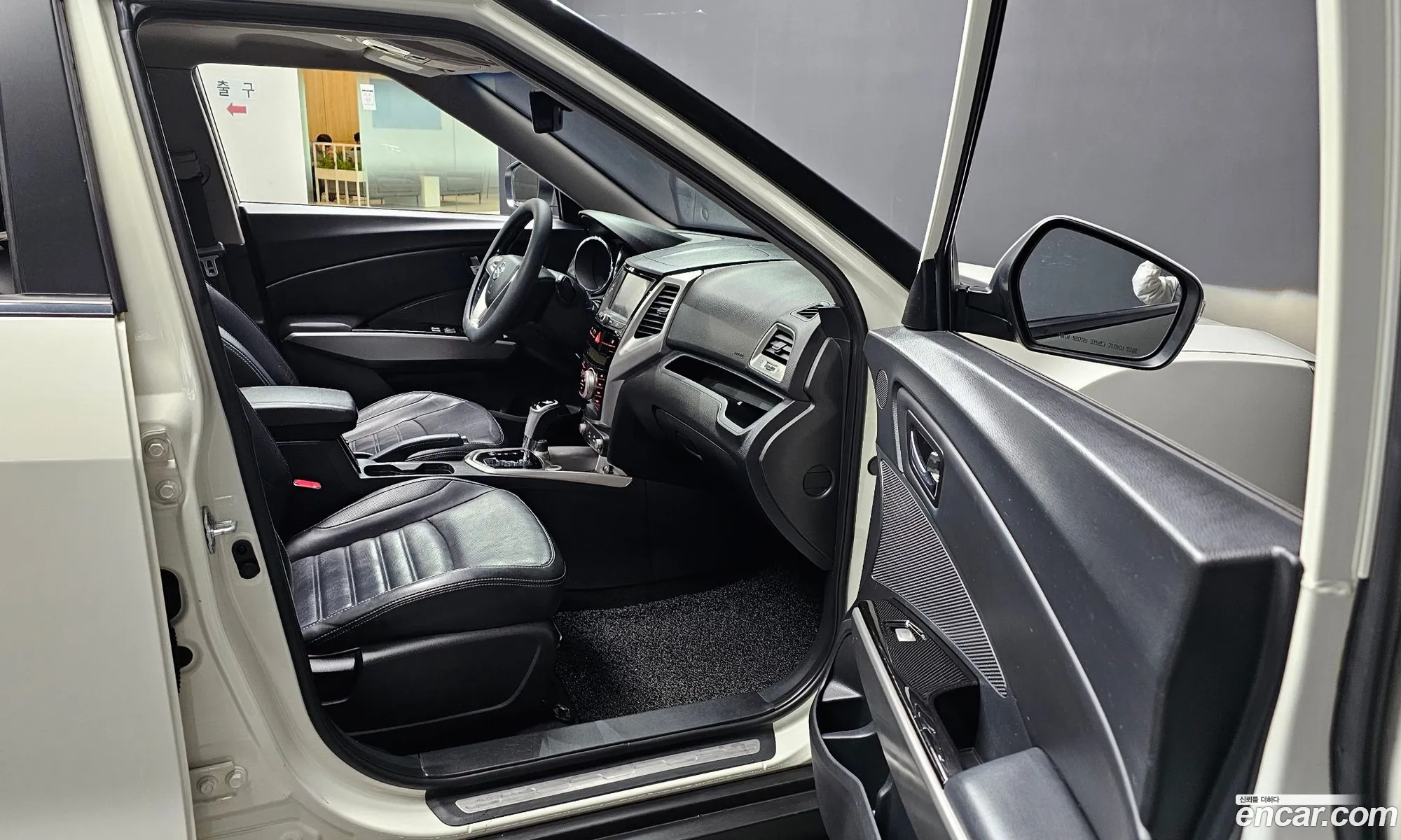 KG Mobility (SsangYong) Tivoli 2015 — 16