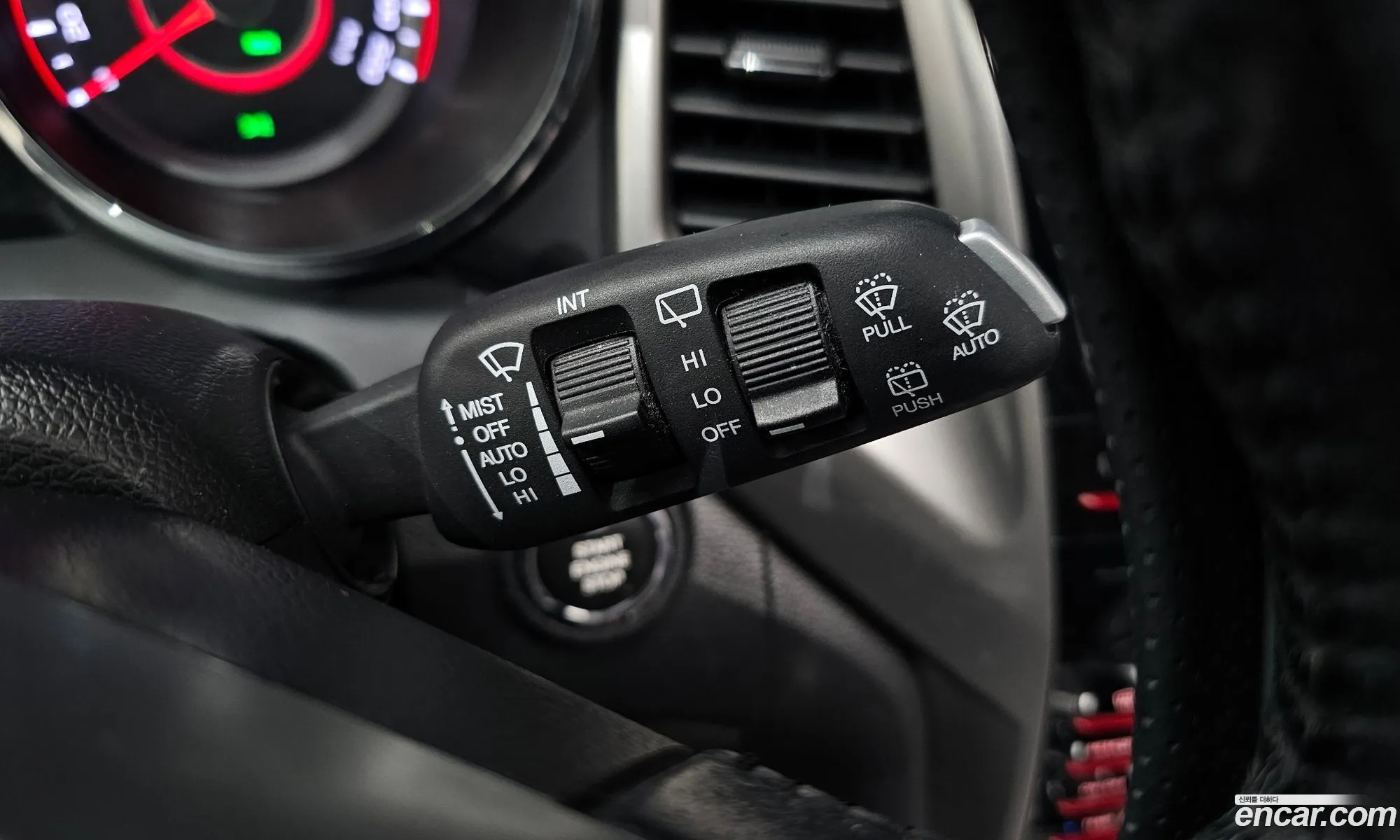 KG Mobility (SsangYong) Tivoli 2015 — 10