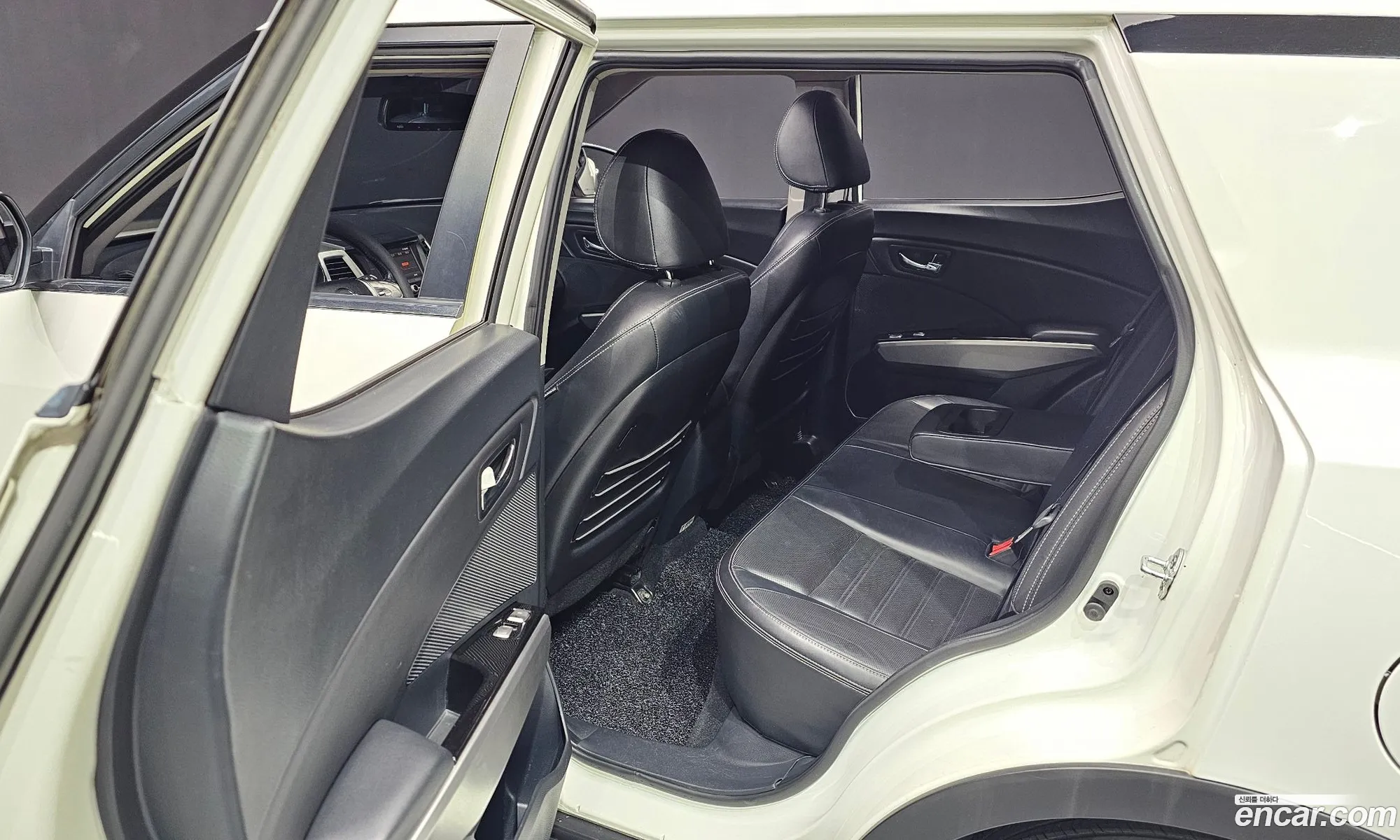 KG Mobility (SsangYong) Tivoli 2015 — 20