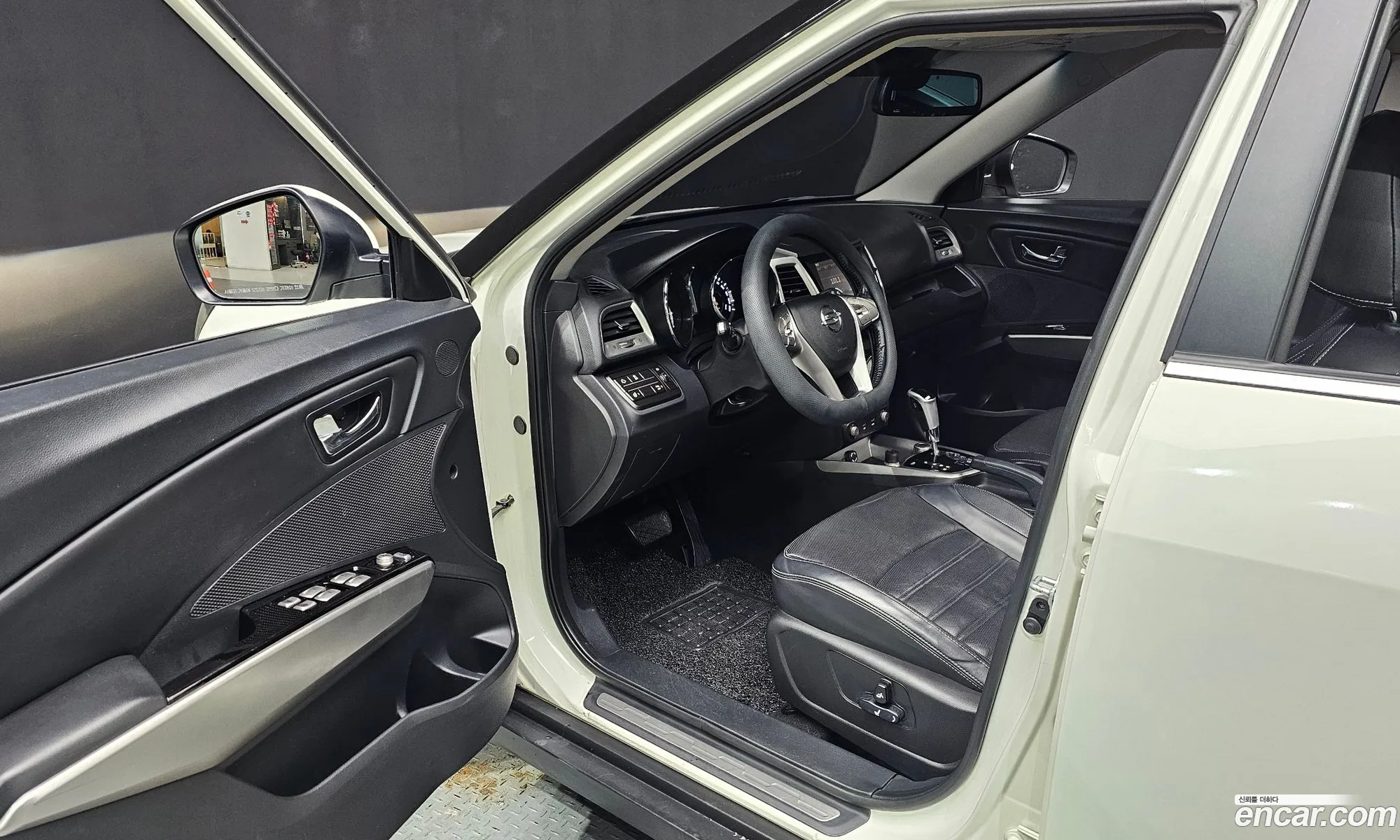 KG Mobility (SsangYong) Tivoli 2015 — 19