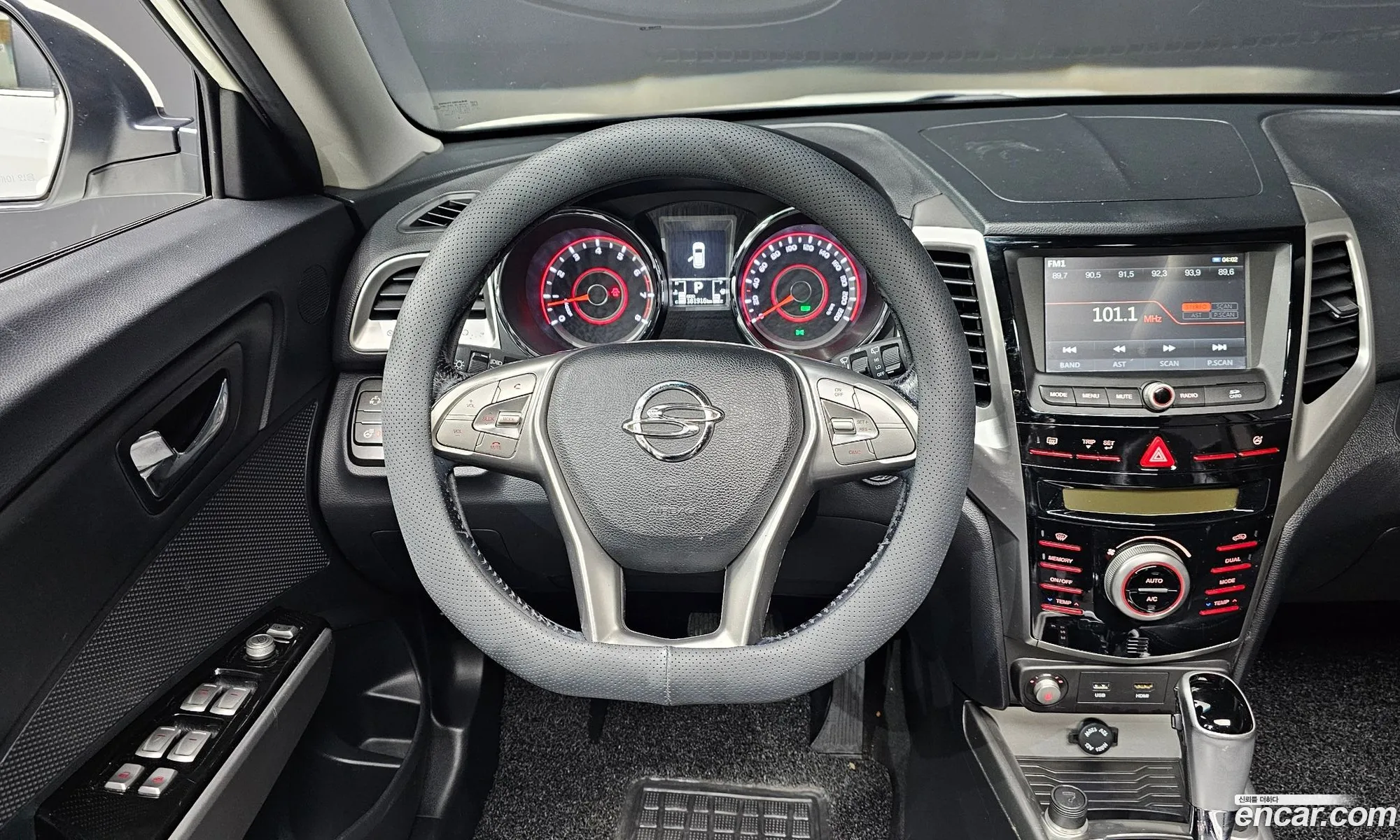 KG Mobility (SsangYong) Tivoli 2015 — 18