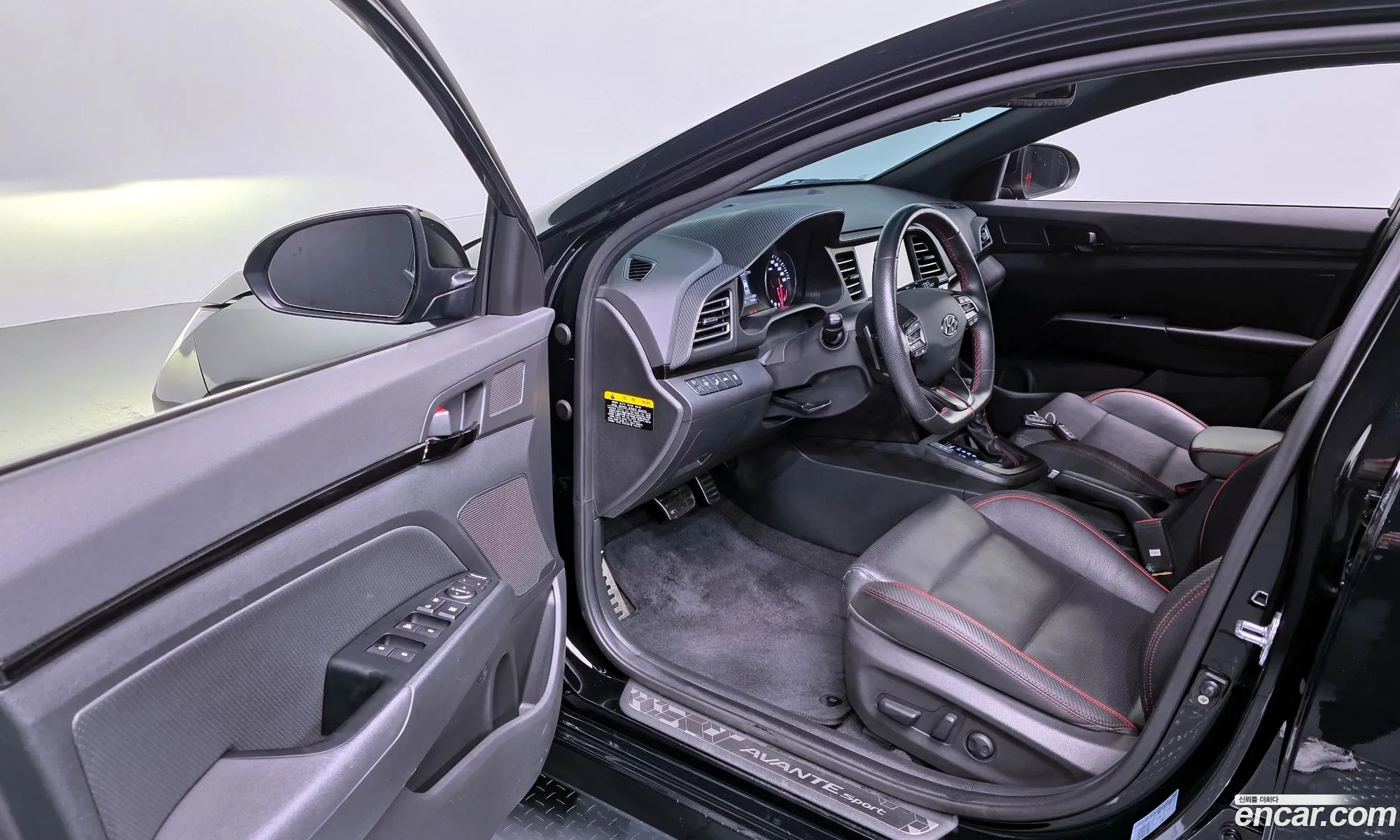 Hyundai Elantra AD 2019 — 13